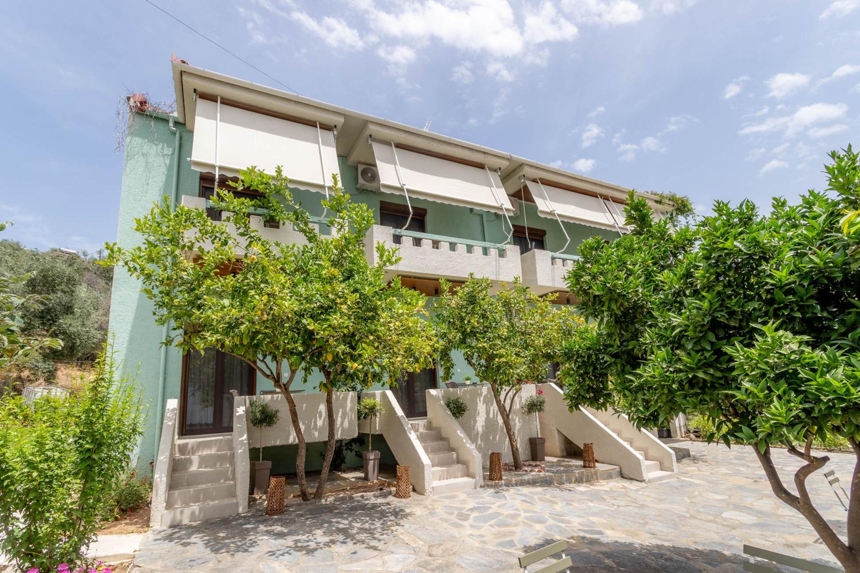 Pteleo Apartments