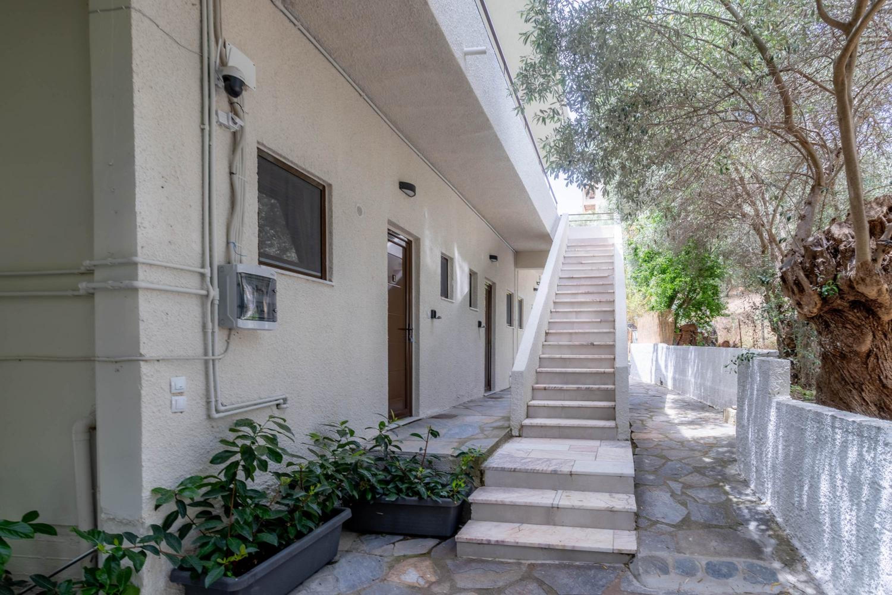 Pteleo Apartments