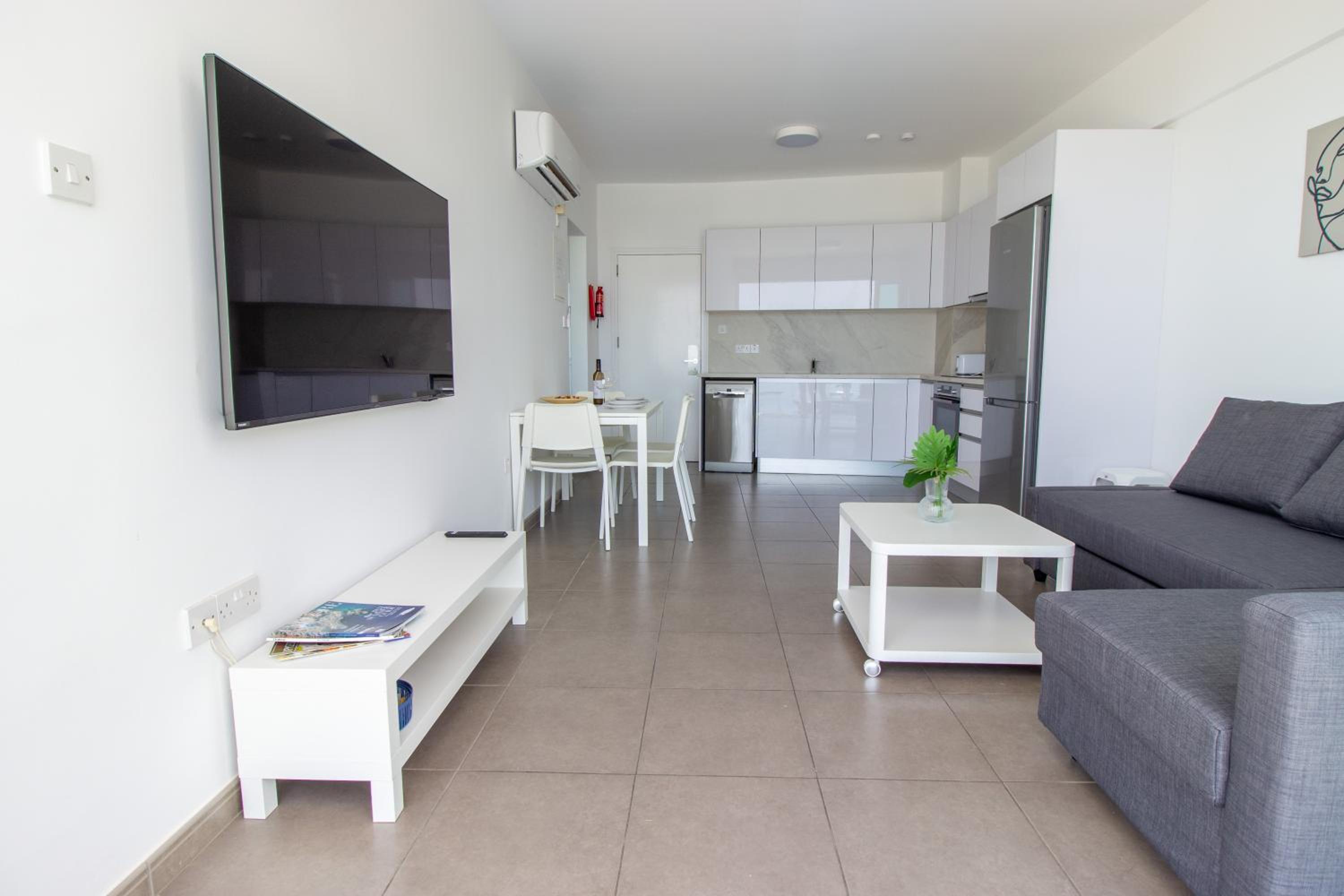 Stunning Sea-Views Apt, Protaras