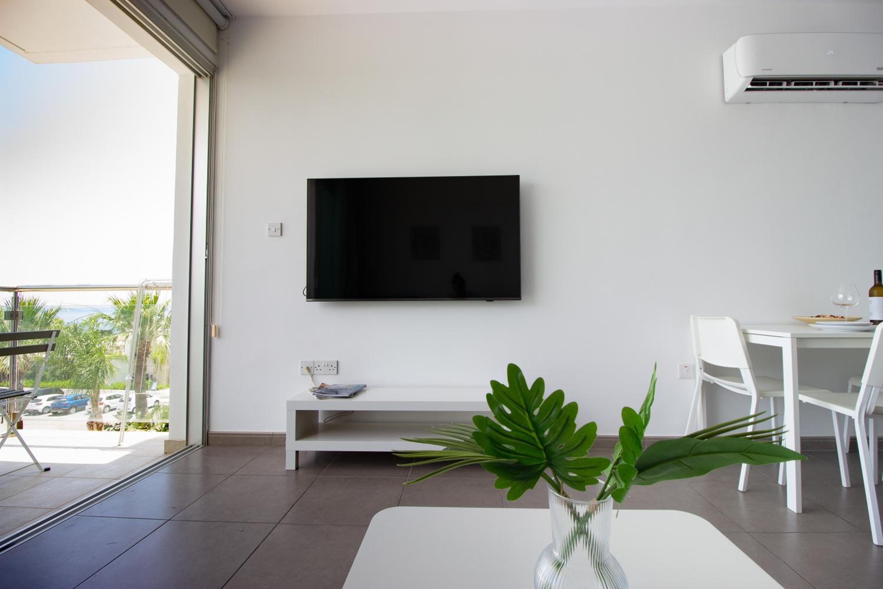 Stunning Sea-Views Apt, Protaras