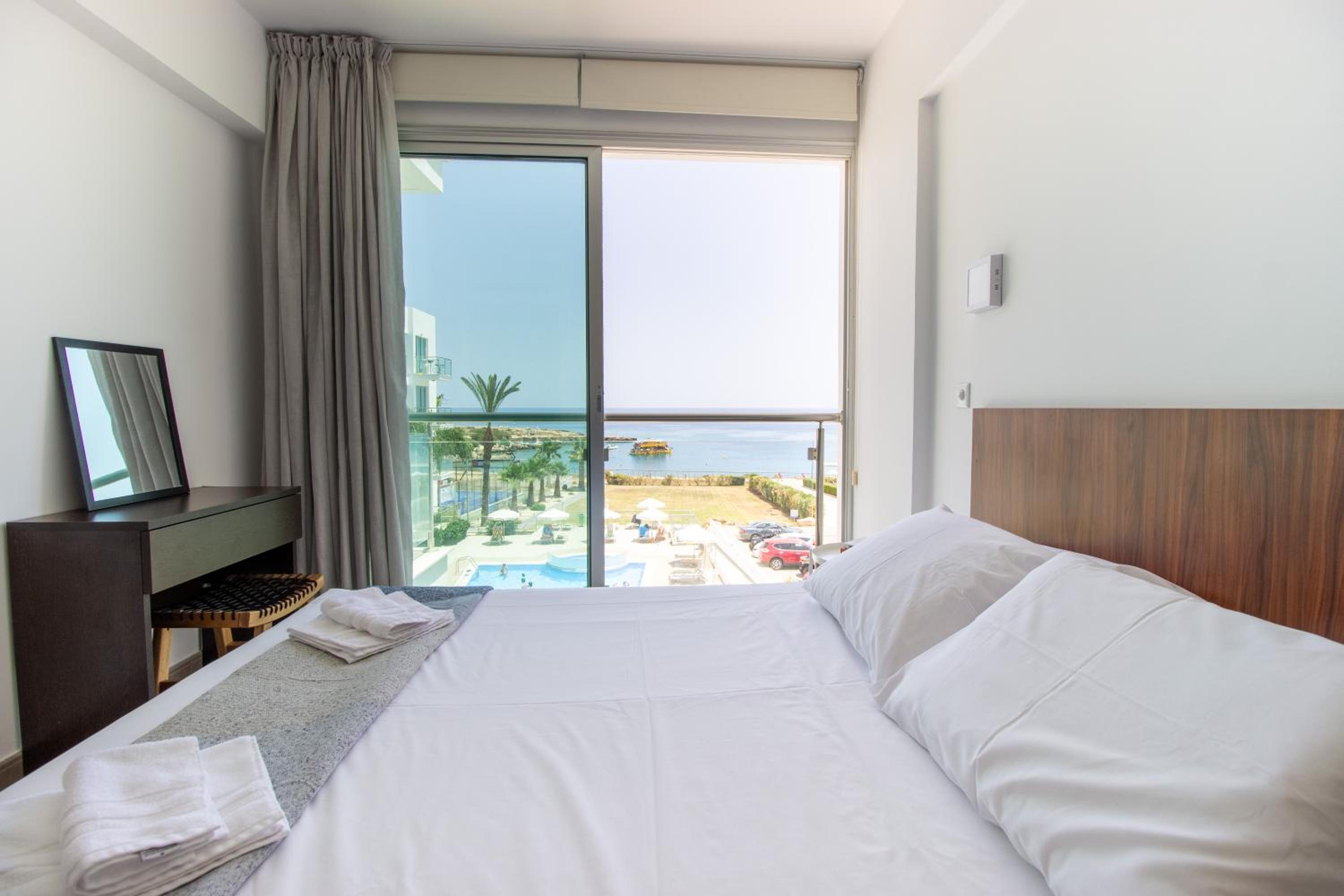 Stunning Sea-Views Apt, Protaras