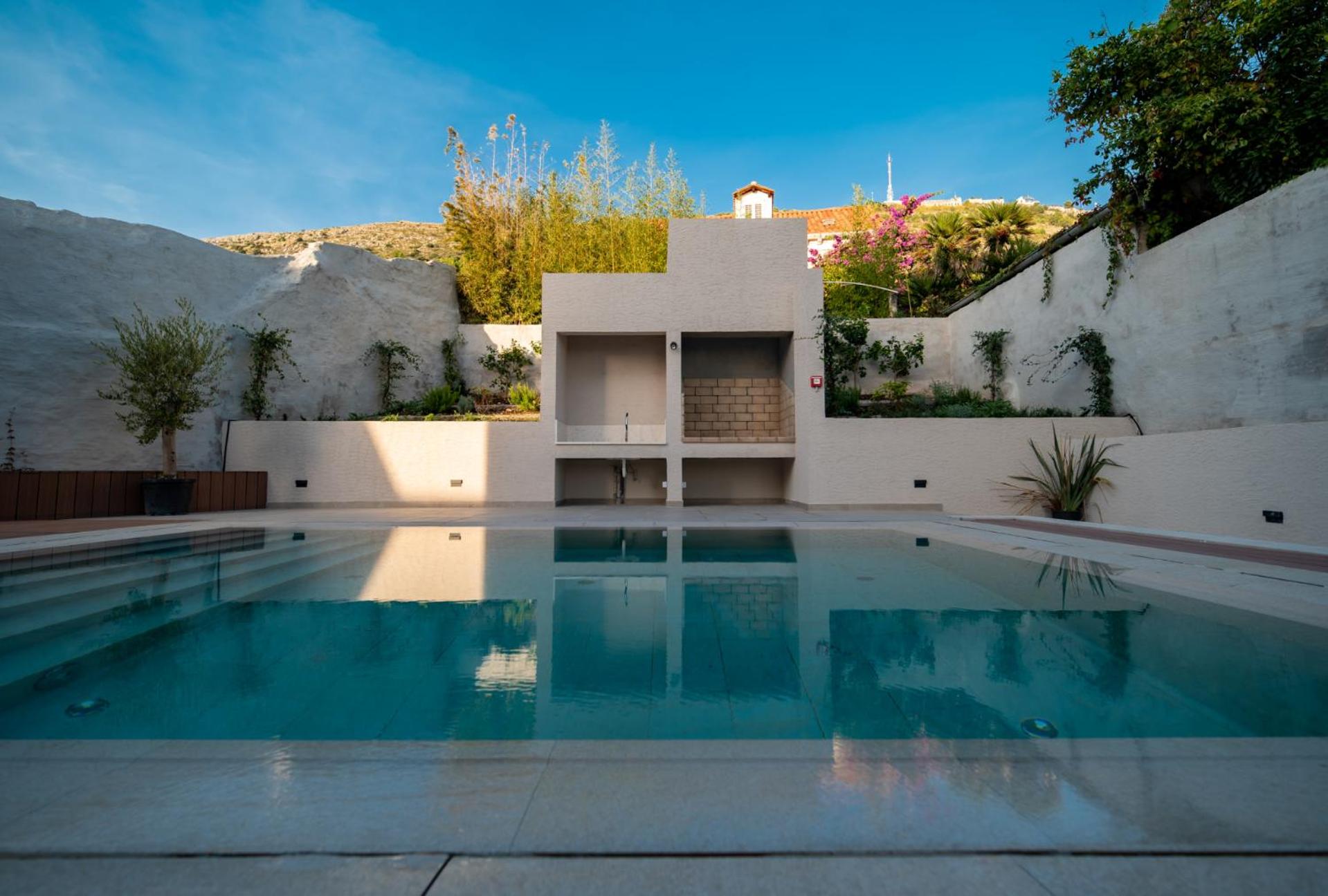 Cascade Luxury Apartments