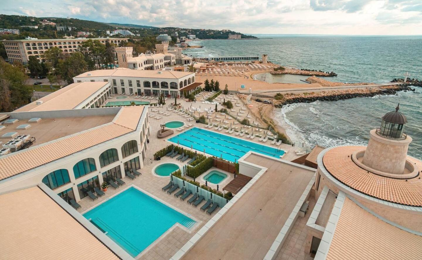 Seaside Luxury Complex and Spa Apartment