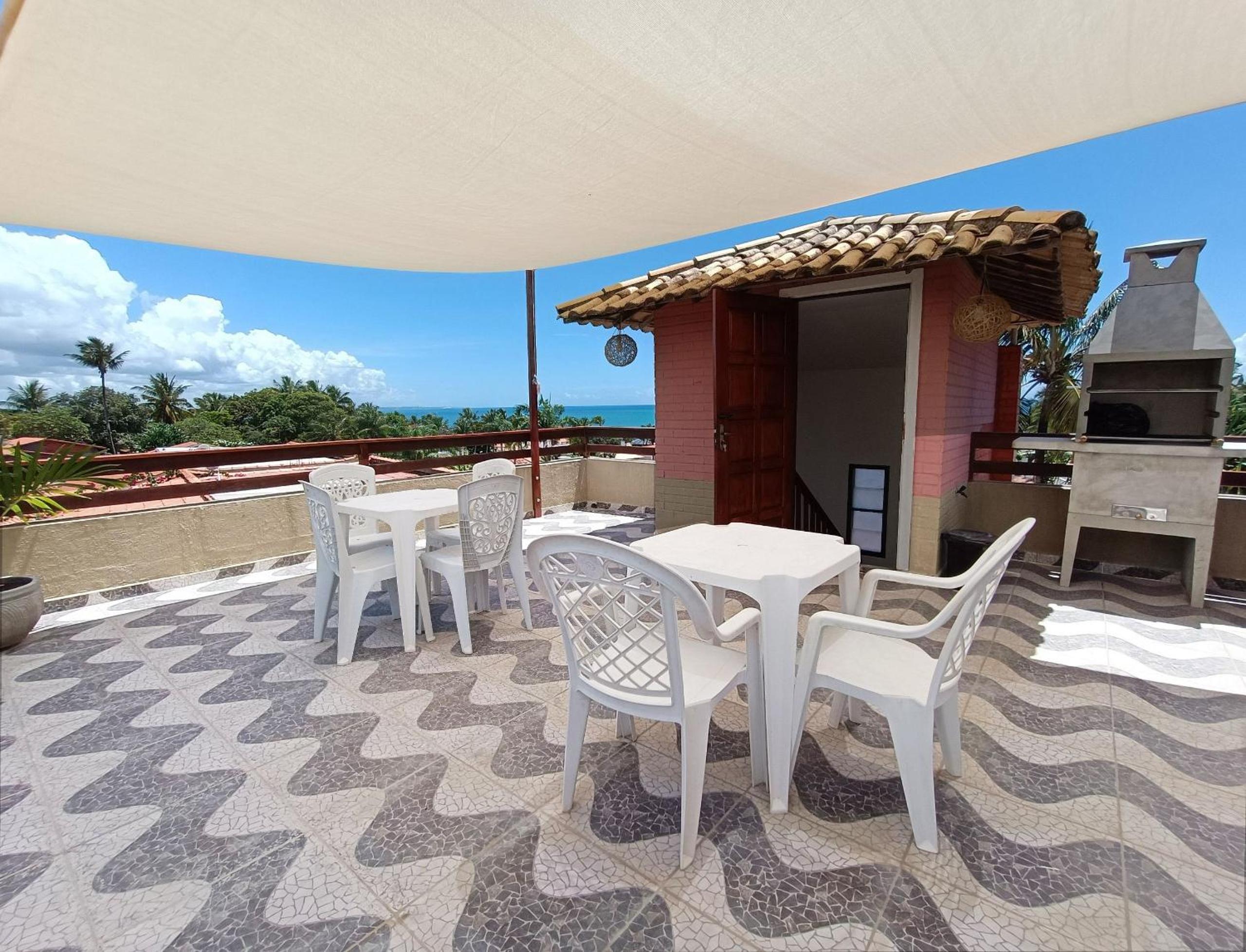 Stay in Style: Central Pipa Townhouse with Ocean View