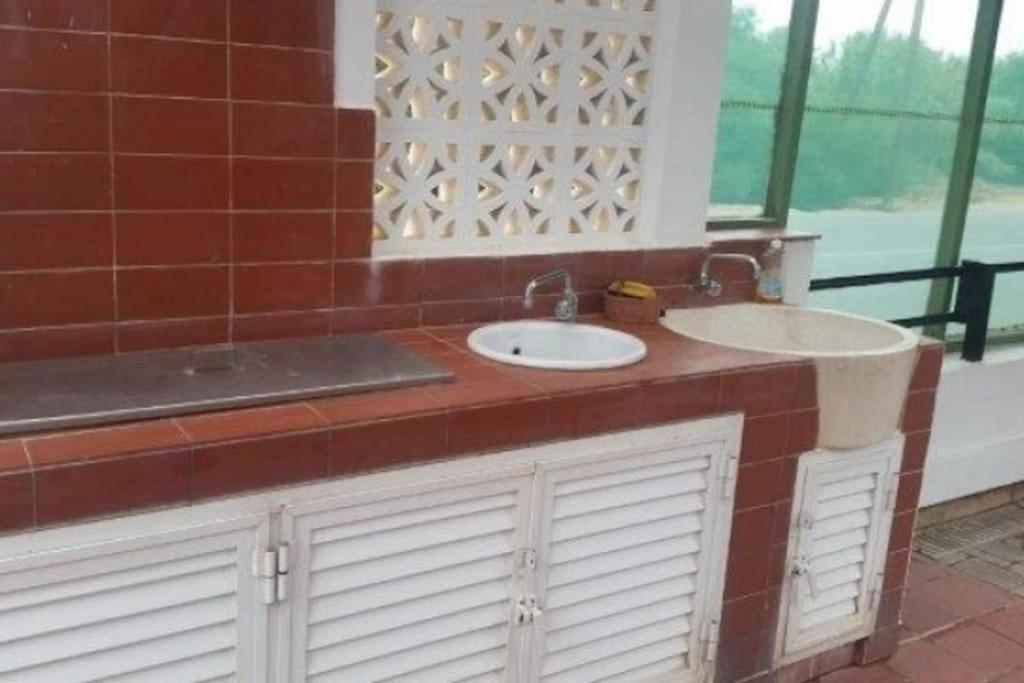 3-Bedroom House Near the Beach