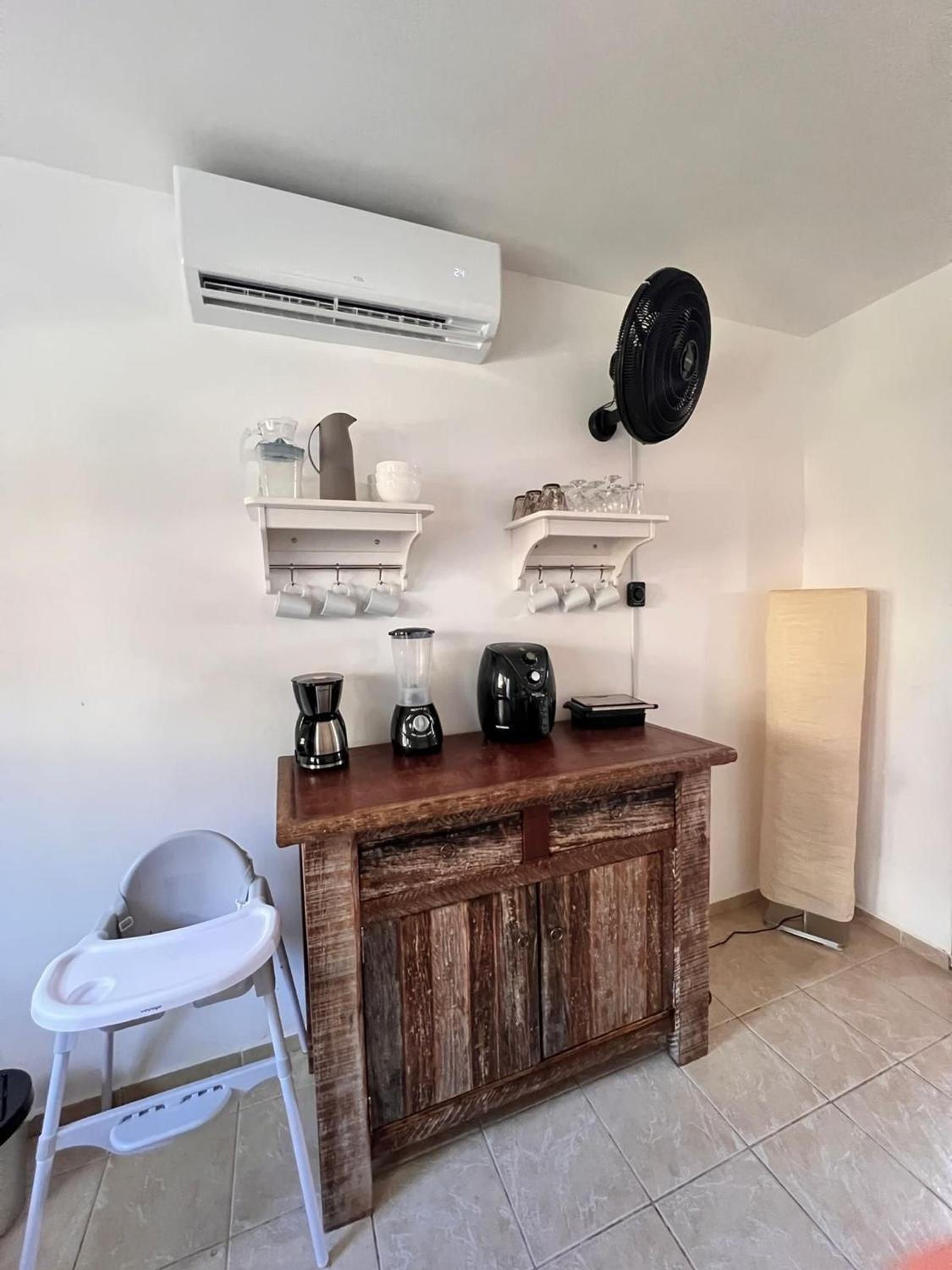 Stay in Style: Central Pipa Townhouse with Ocean View