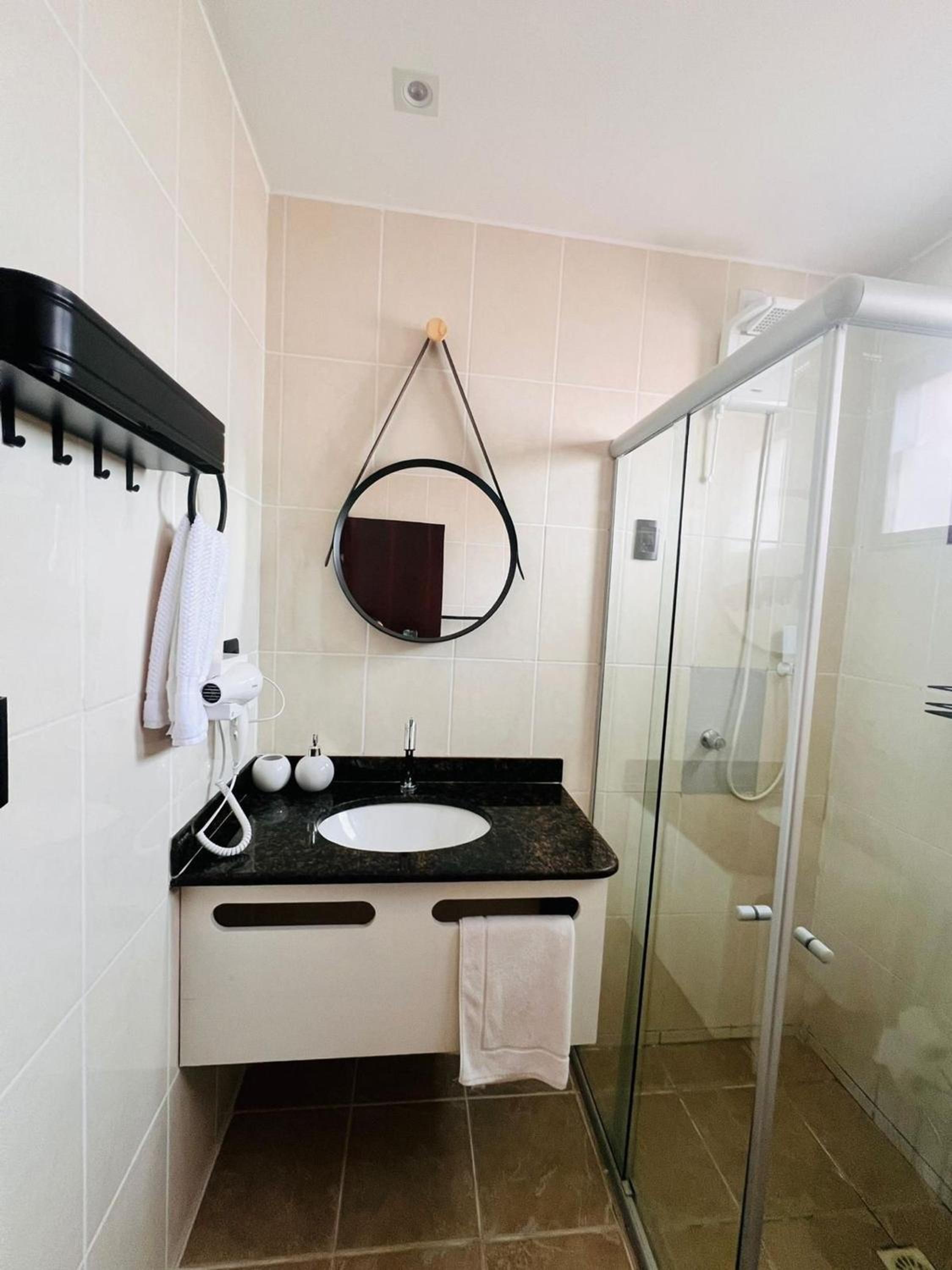 Stay in Style: Central Pipa Townhouse with Ocean View