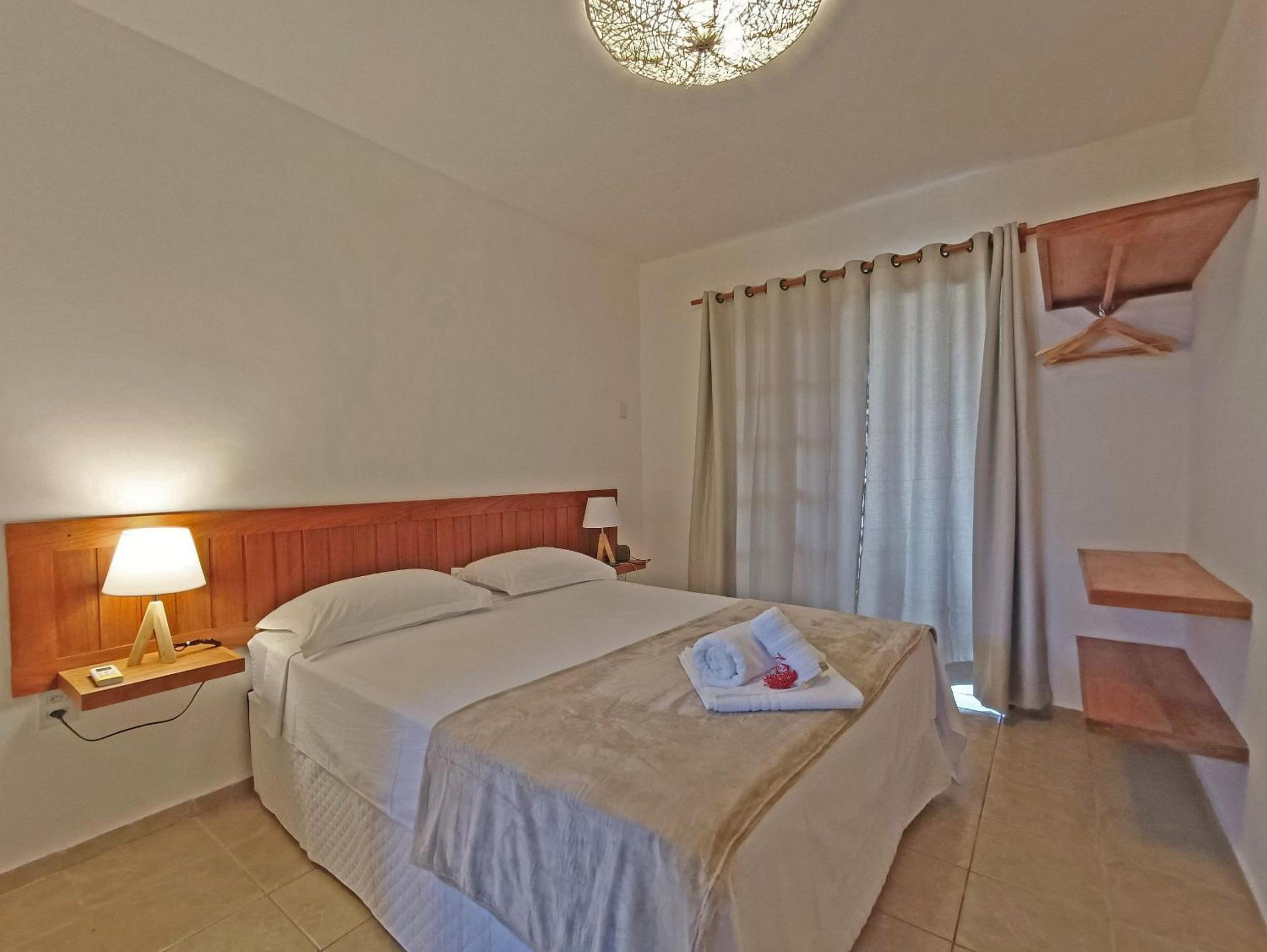 Stay in Style: Central Pipa Townhouse with Ocean View