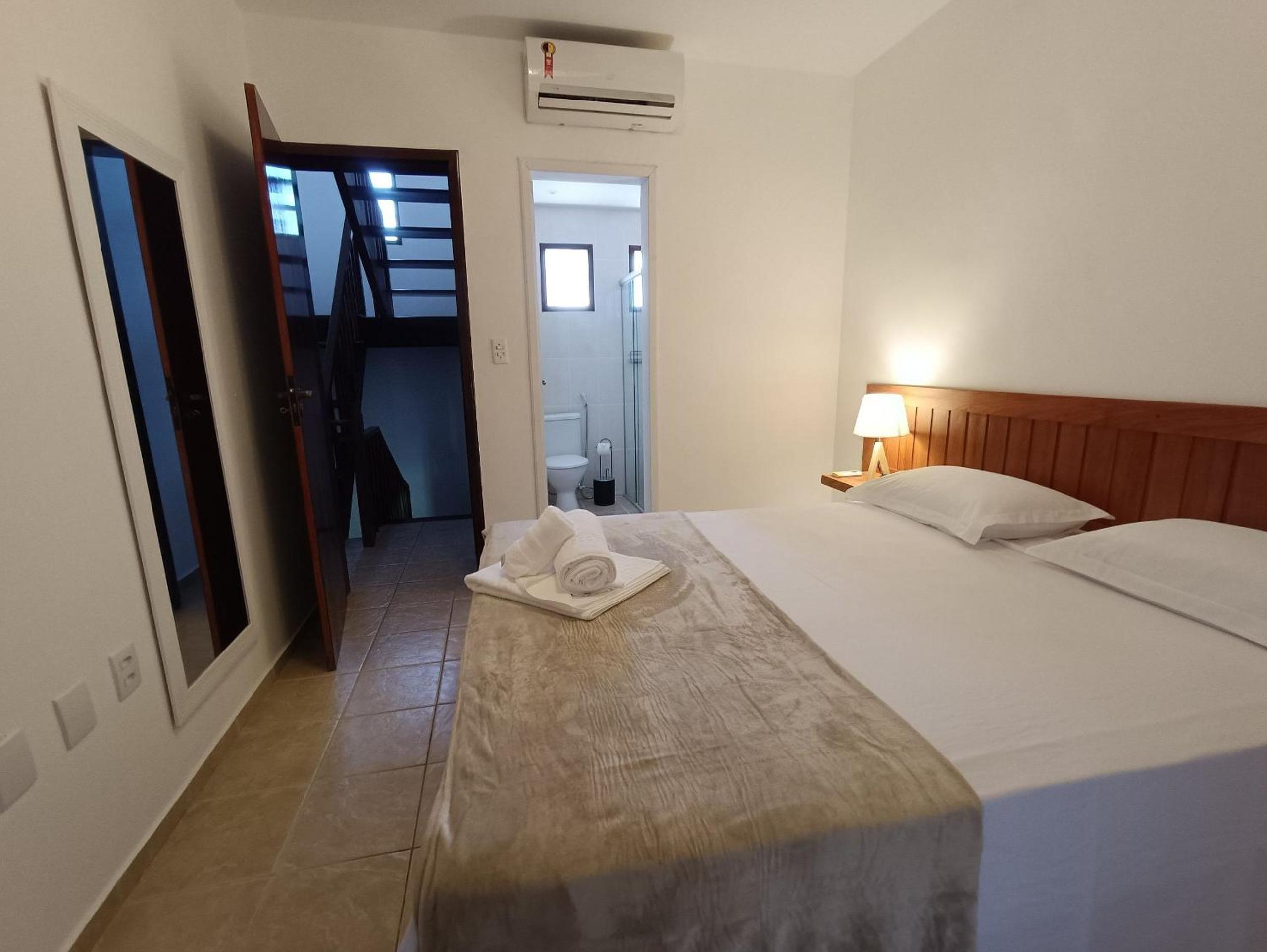 Stay in Style: Central Pipa Townhouse with Ocean View