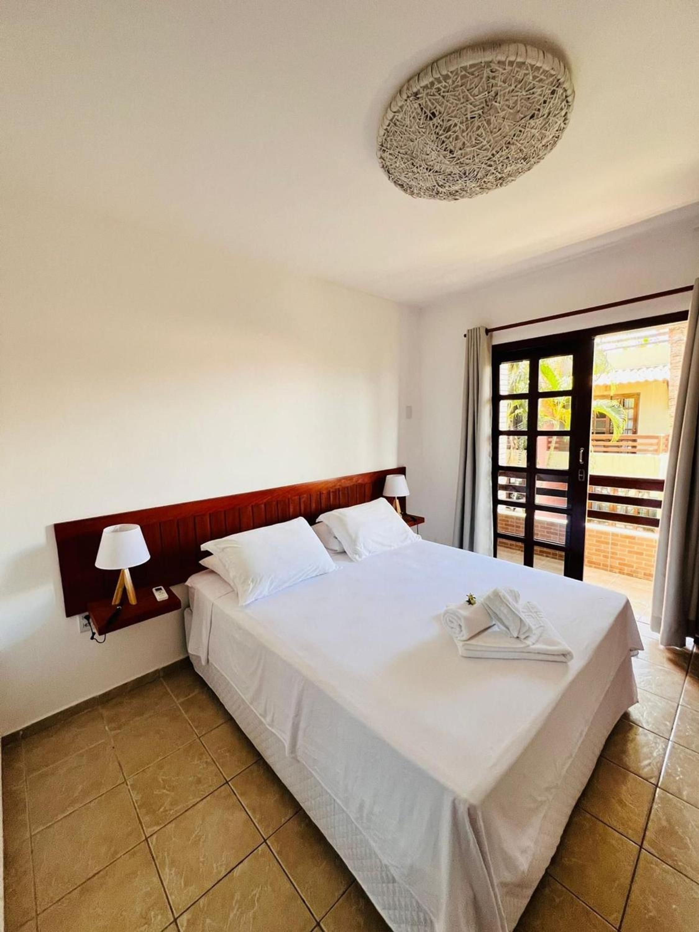 Stay in Style: Central Pipa Townhouse with Ocean View