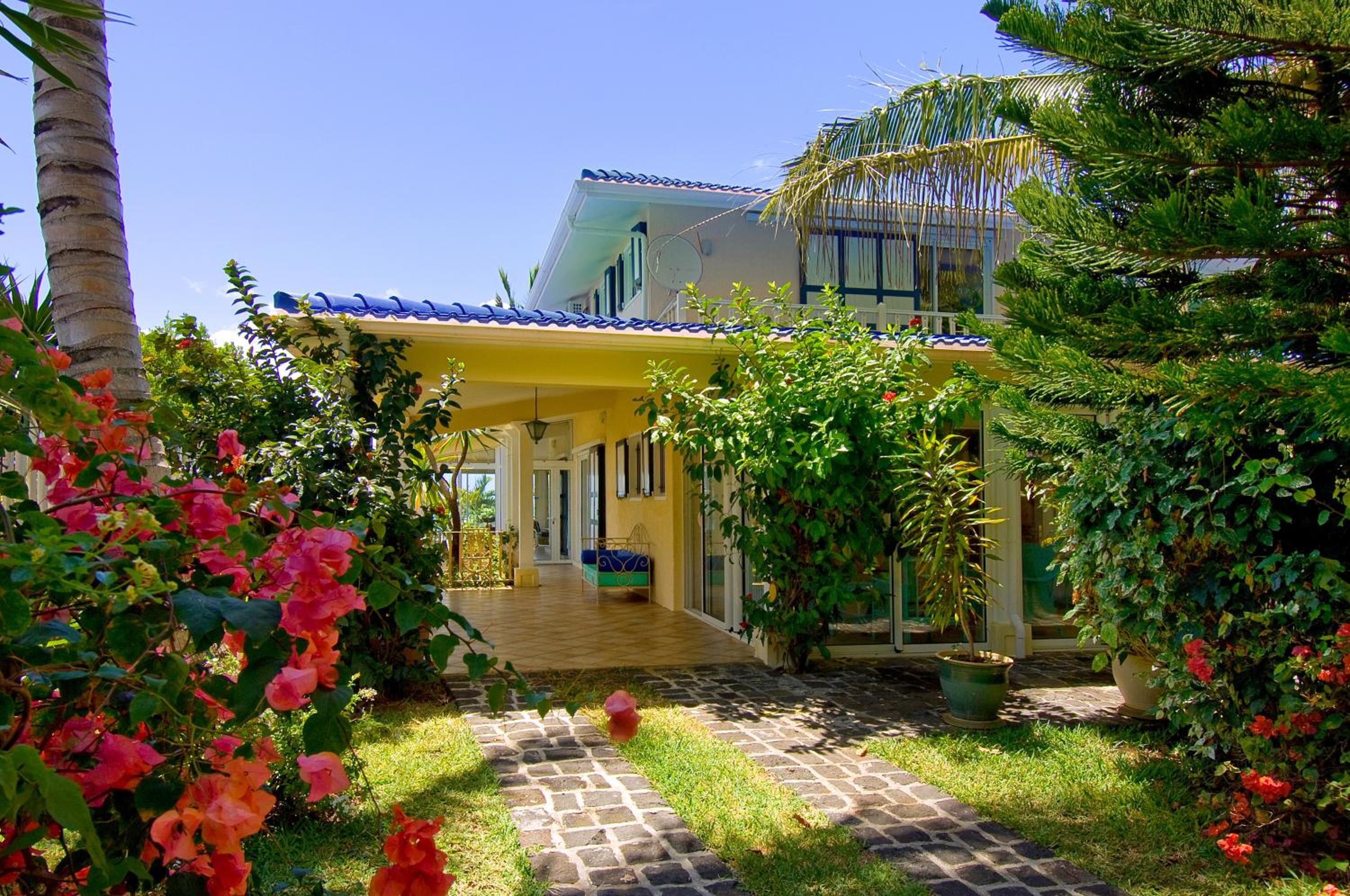 Hotel Villa Maya oceanfront with pool, jaccuzzi, wifi, jets in bathroom - Image 1