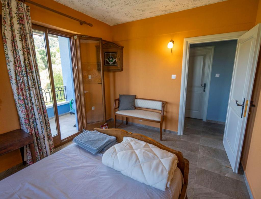 Brand New Traditional 4-Bedroom Villa Anastasia in Parthenonas, Sithonia, Halkid view 3