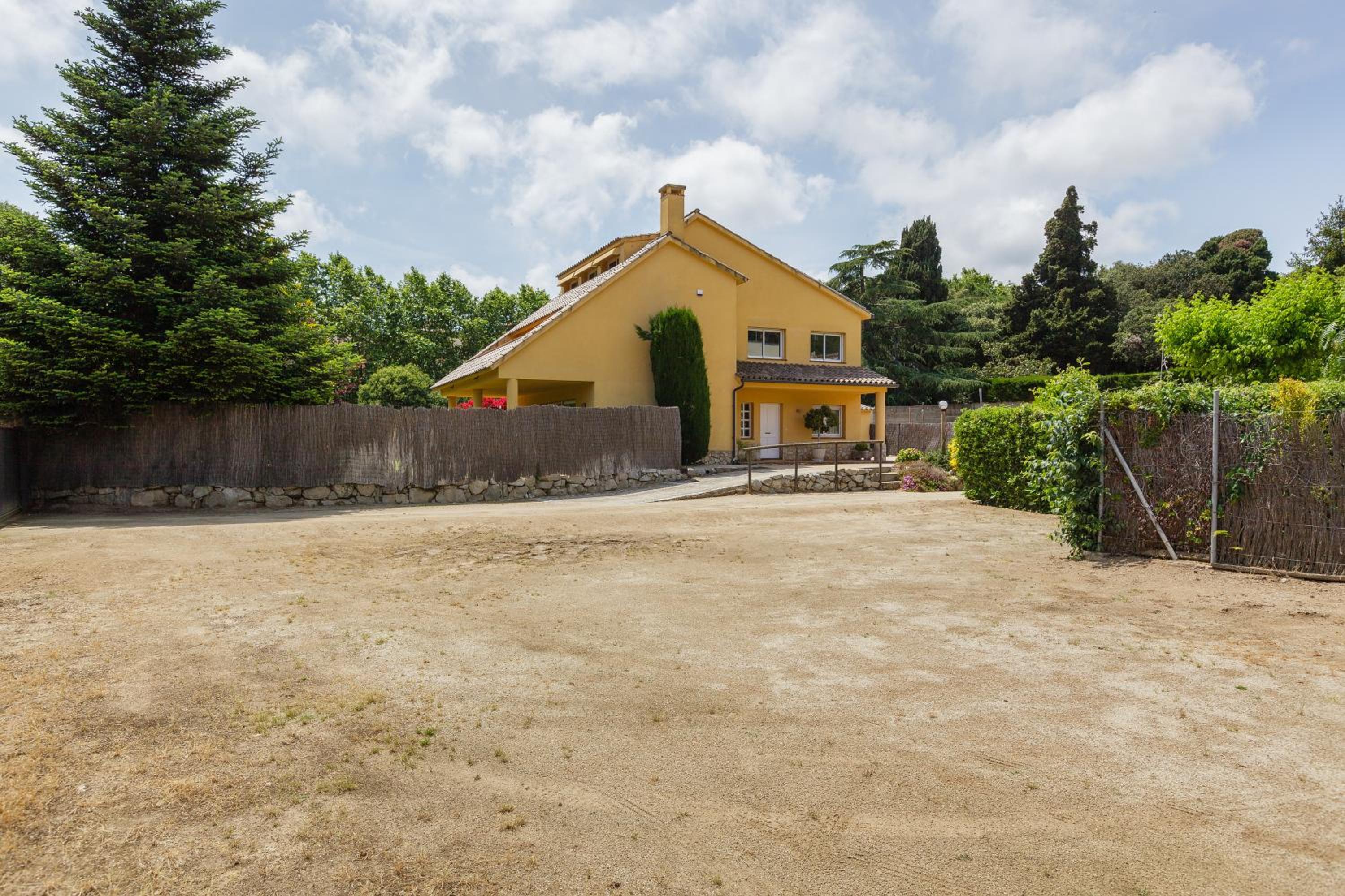 Casa con jardín próxima a Barcelona