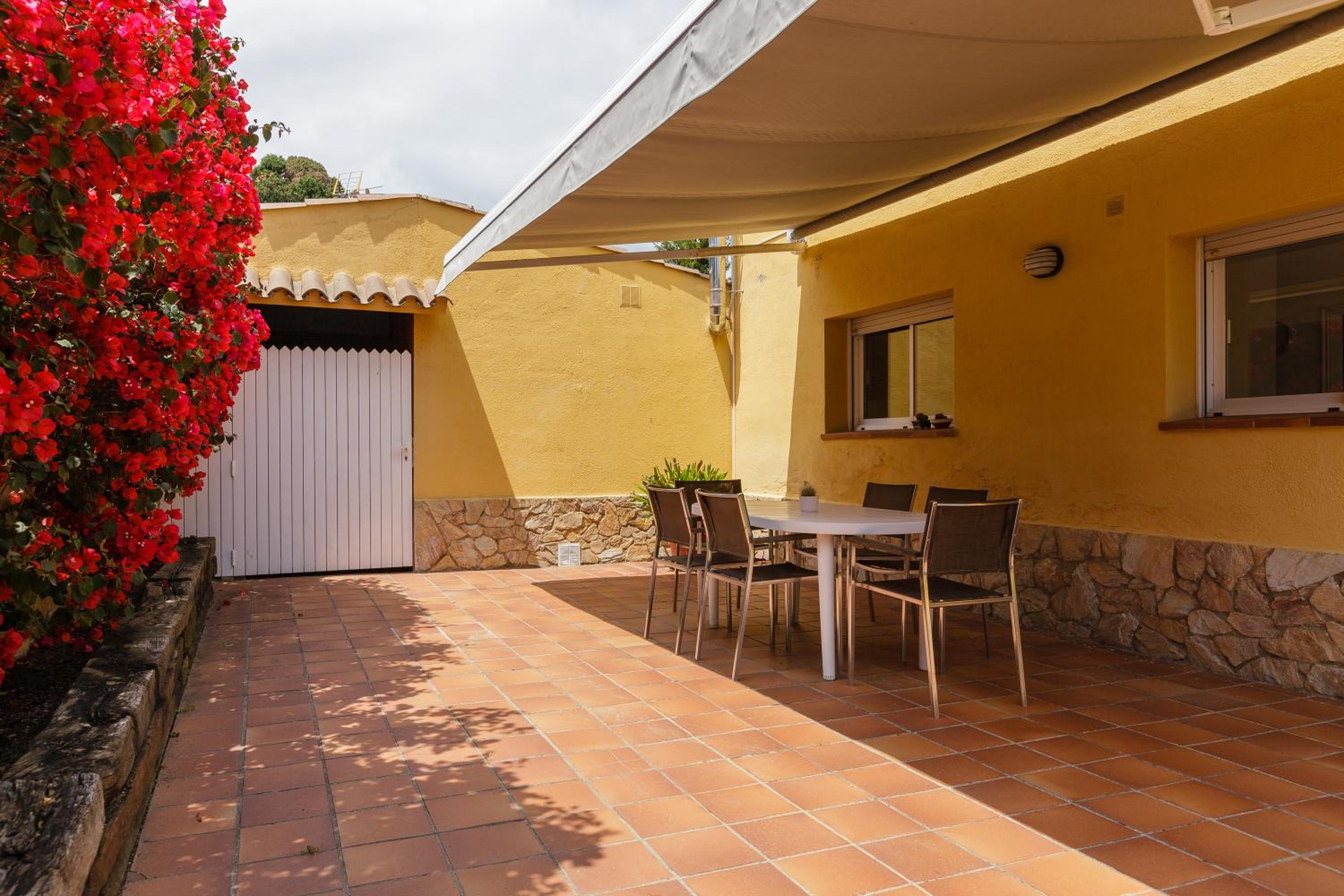 Casa con jardín próxima a Barcelona photo 2