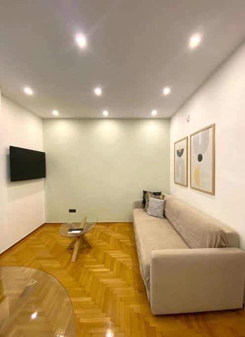 Mary's Haven Apt near metro station and Acropolis