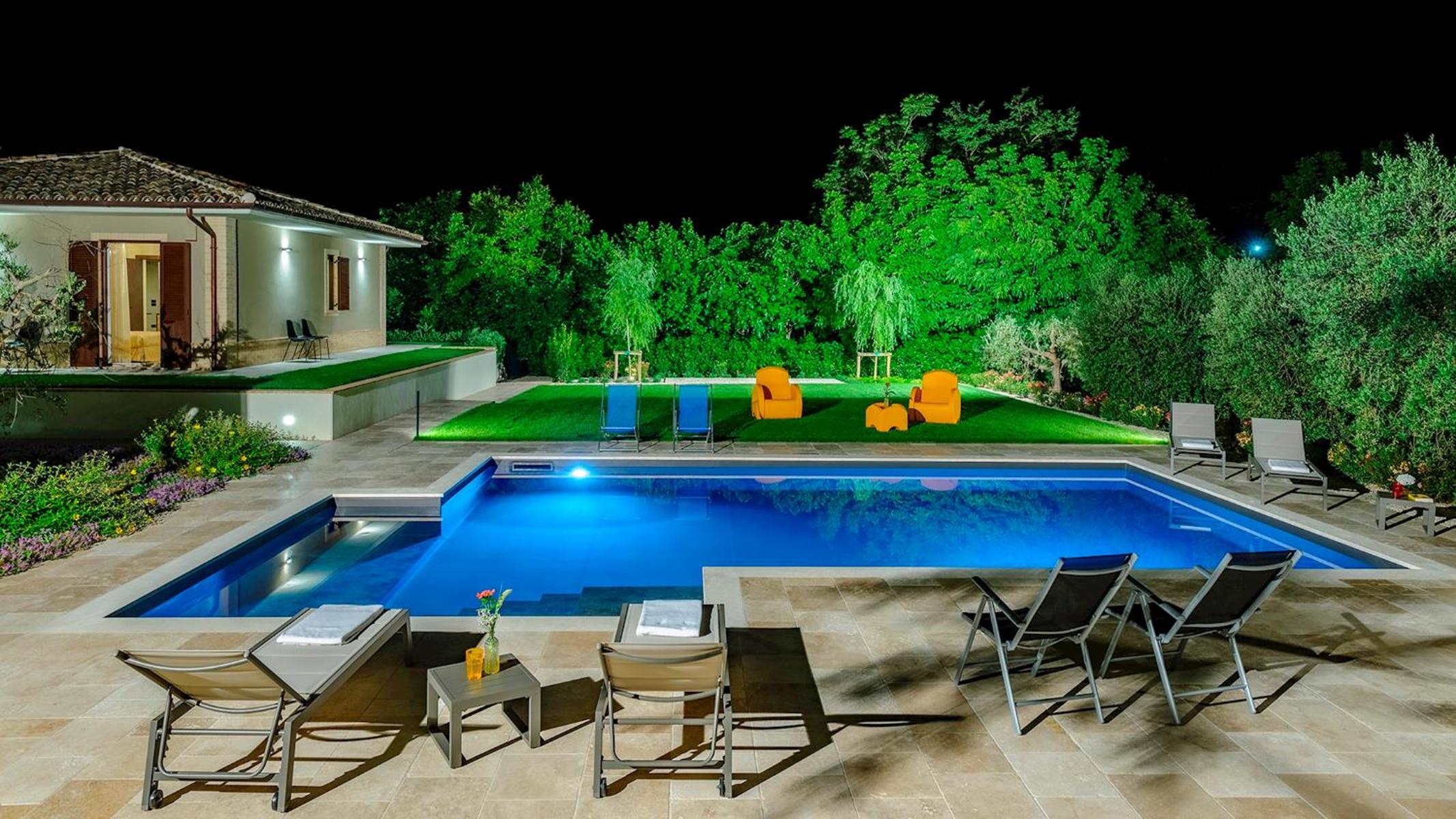 VILLINO LE MOIE 4&2, Emma Villas view 3