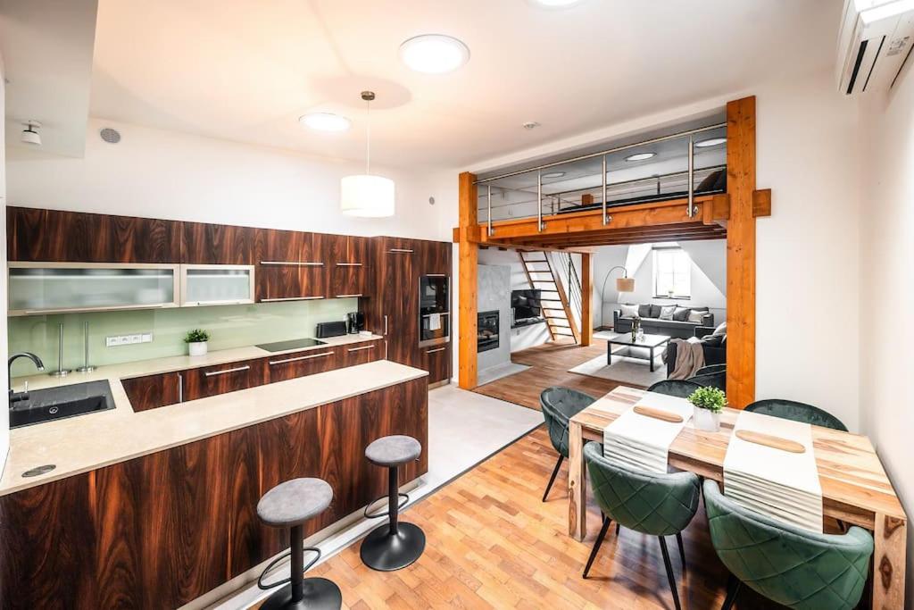 3BR 2,5Bath Luxurious BIG Family Penthouse & VIEWS