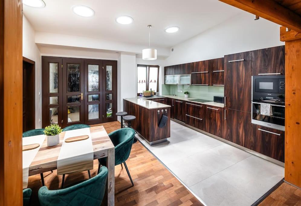 3BR 2,5Bath Luxurious BIG Family Penthouse & VIEWS