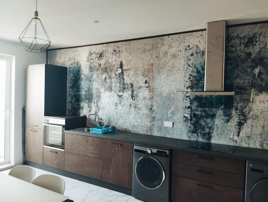 Go Exchange, Block D, Apt 8 photo 1