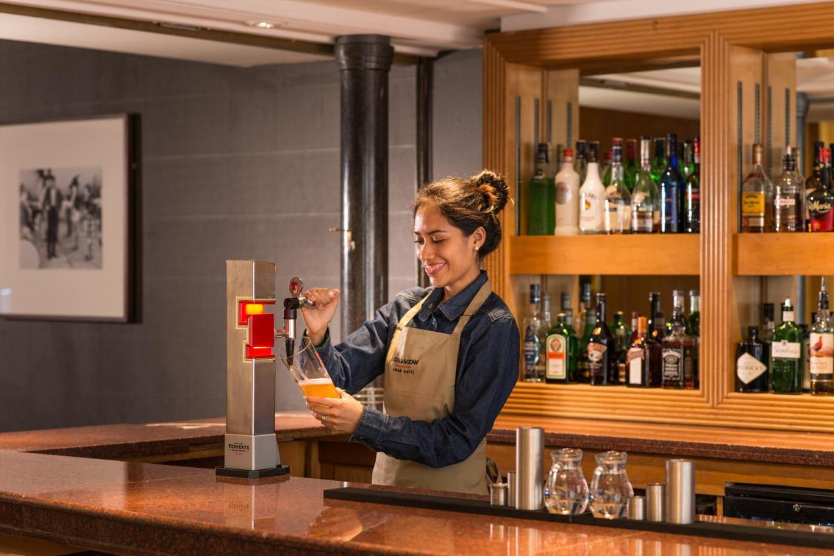 bar