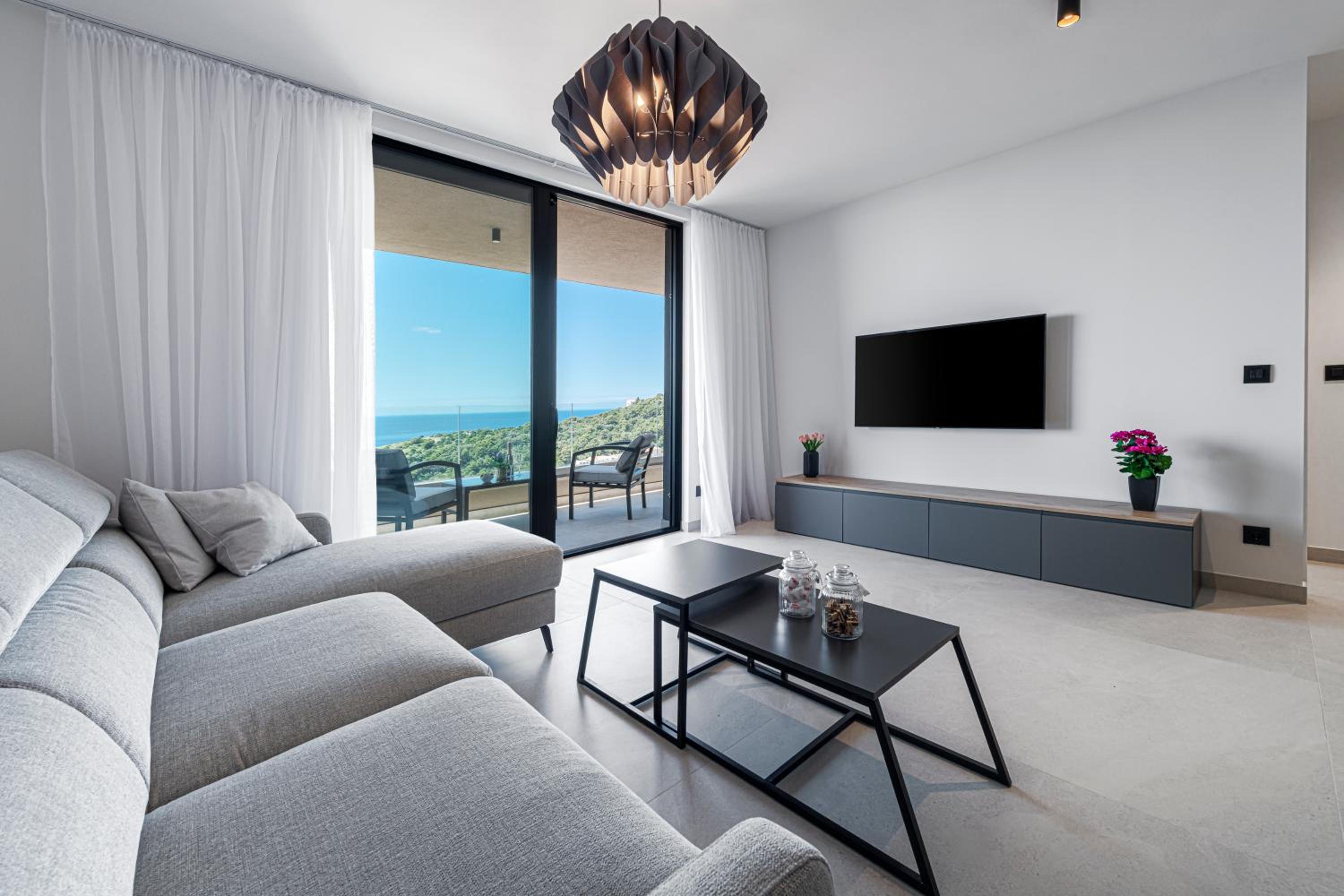 Apartment Mirabilis