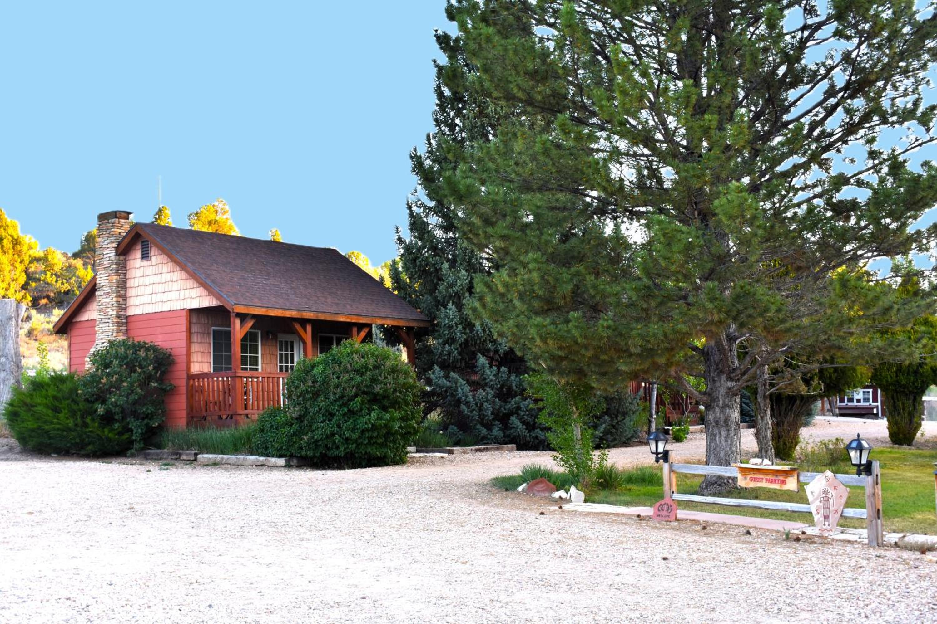 Arrowhead Country Cabins view 3