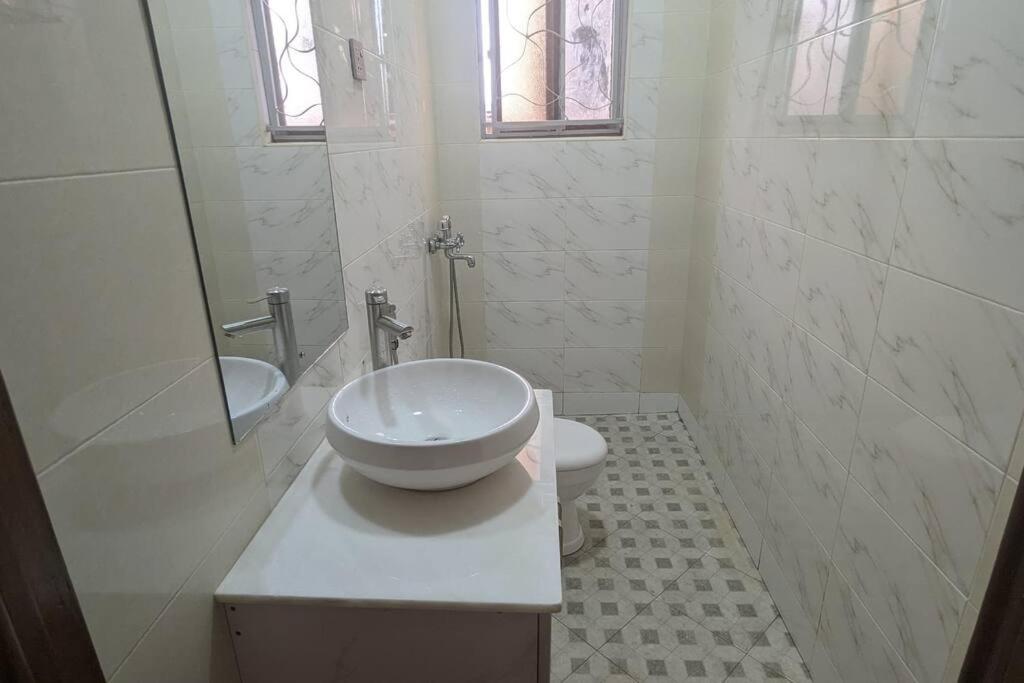 S&M Homes - Beautifully furnished and serviced view 2