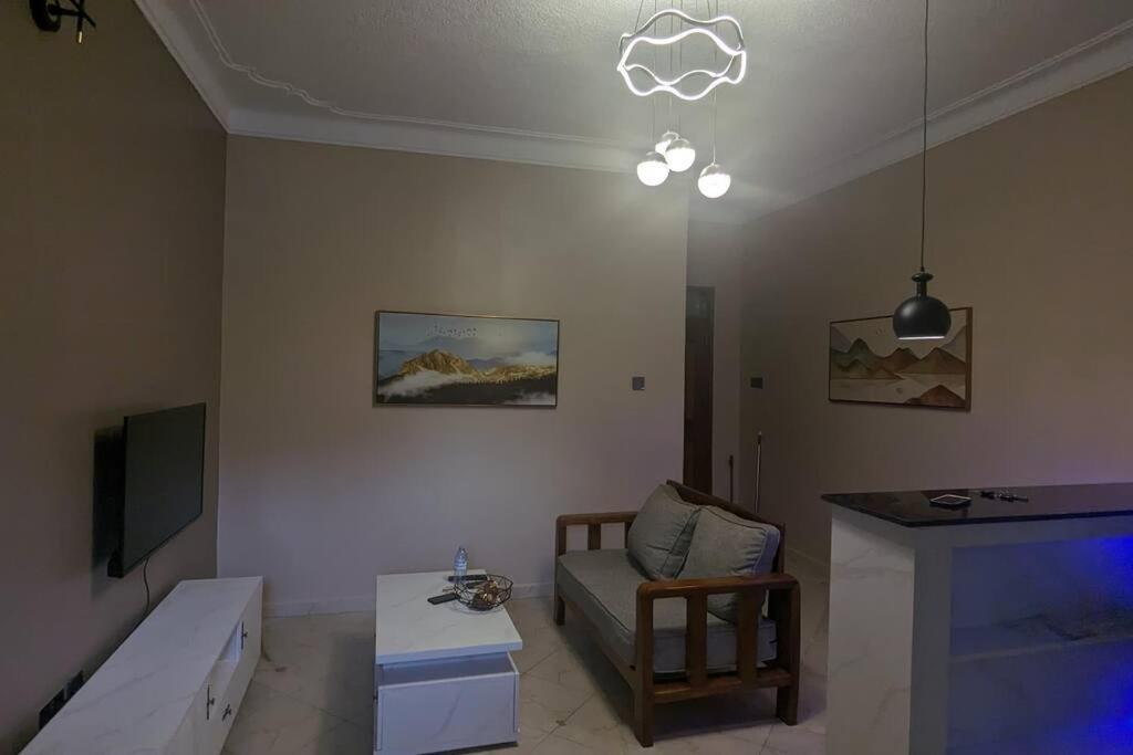 S&M Homes - Beautifully furnished and serviced view 4