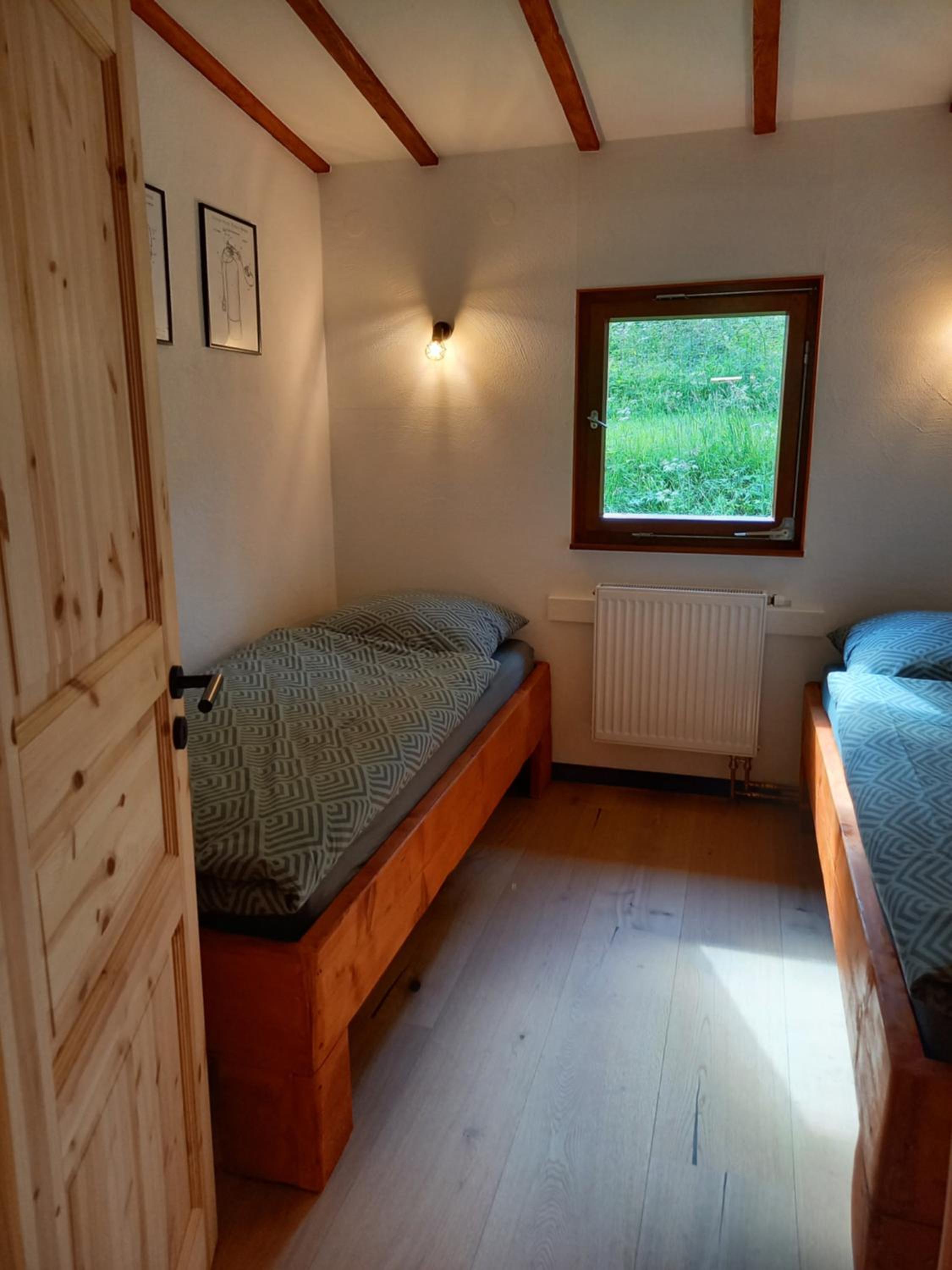 Explorer's Lodge & Camping