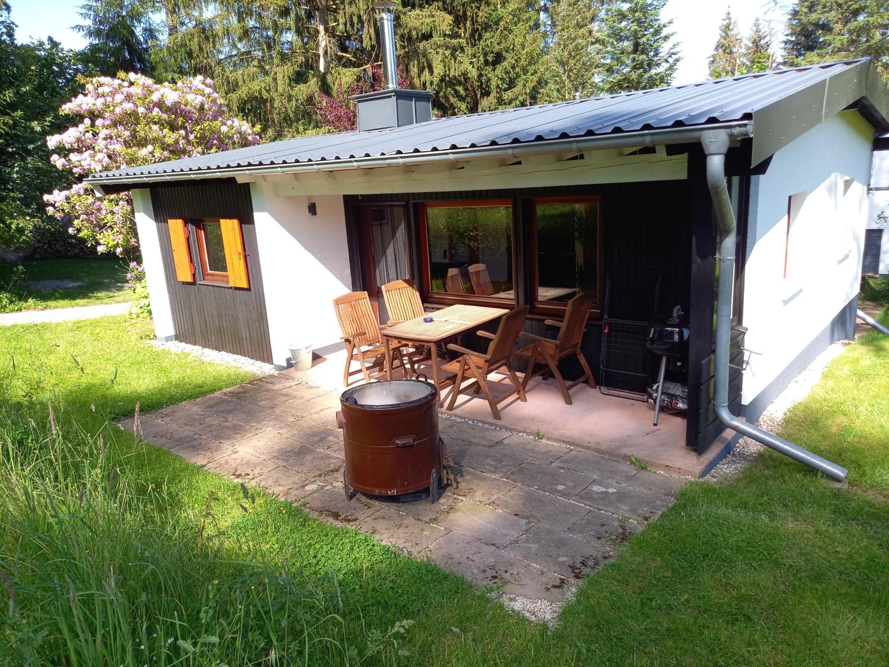 Explorer's Lodge & Camping