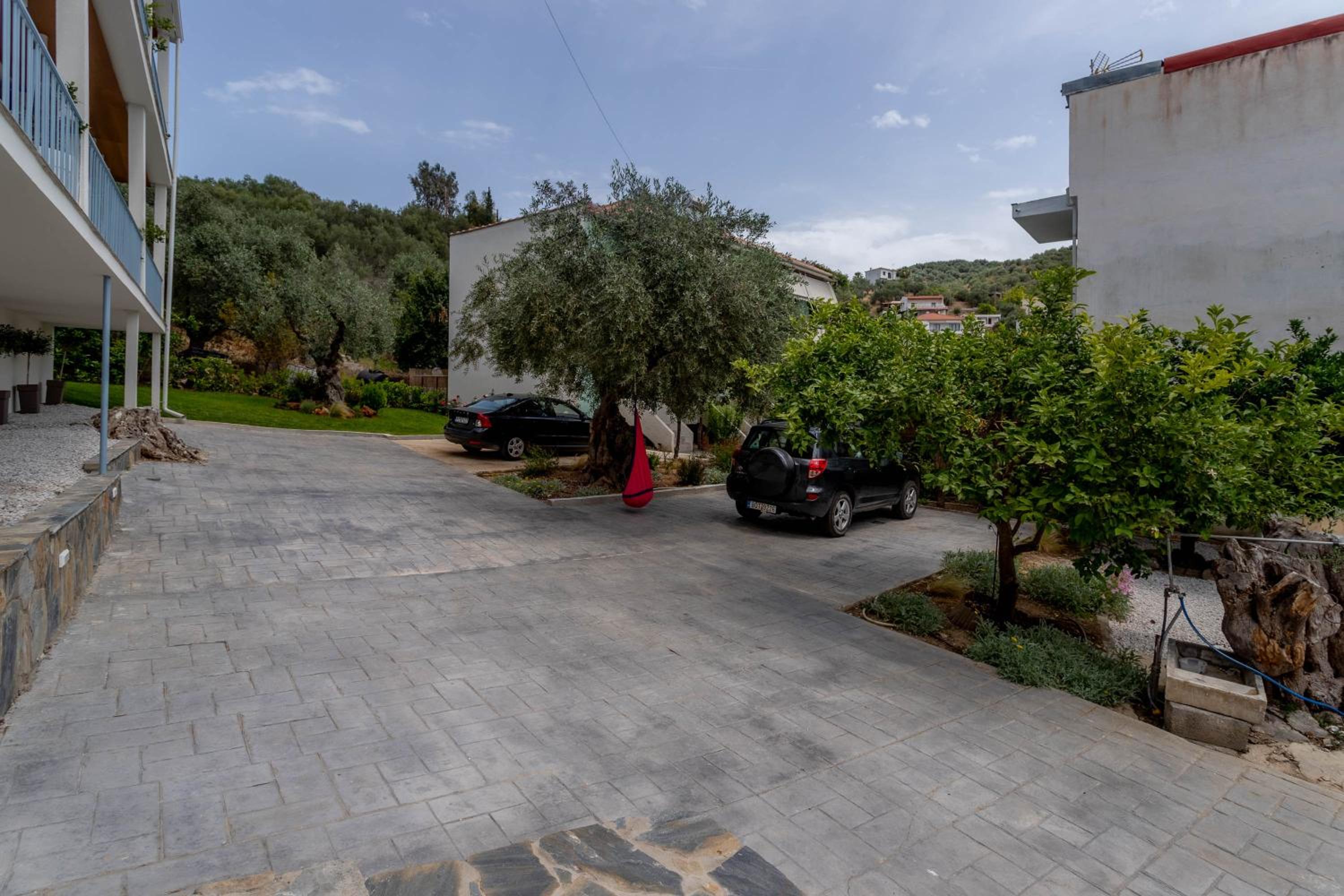 Pteleo Apartments