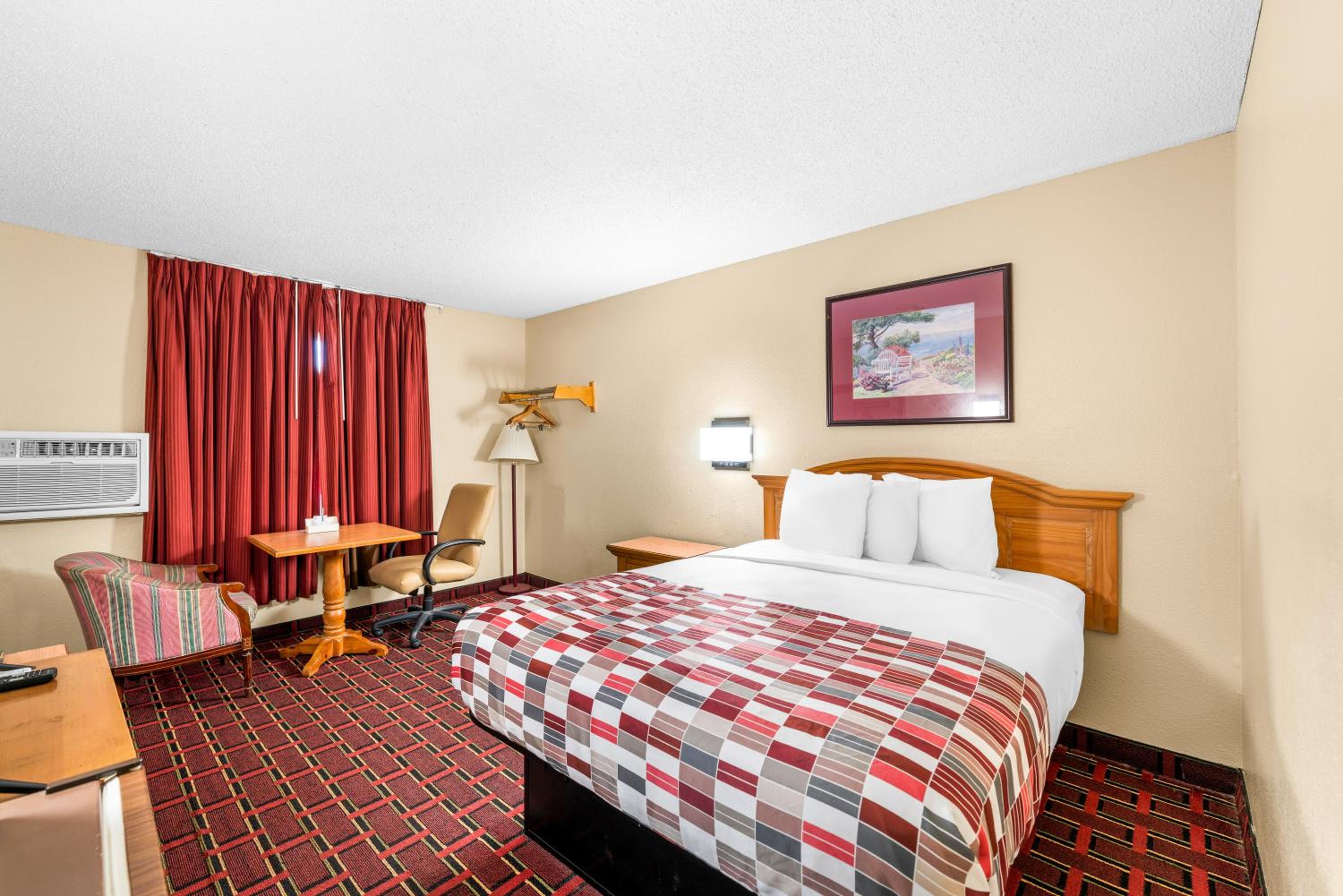 Forsyth Vacations - Americas Best Value Inn Decatur - Property Image 5