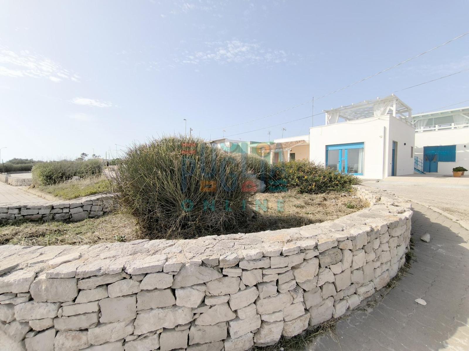 Bilocale Blue House fronte mare, a Posto Rosso view 3