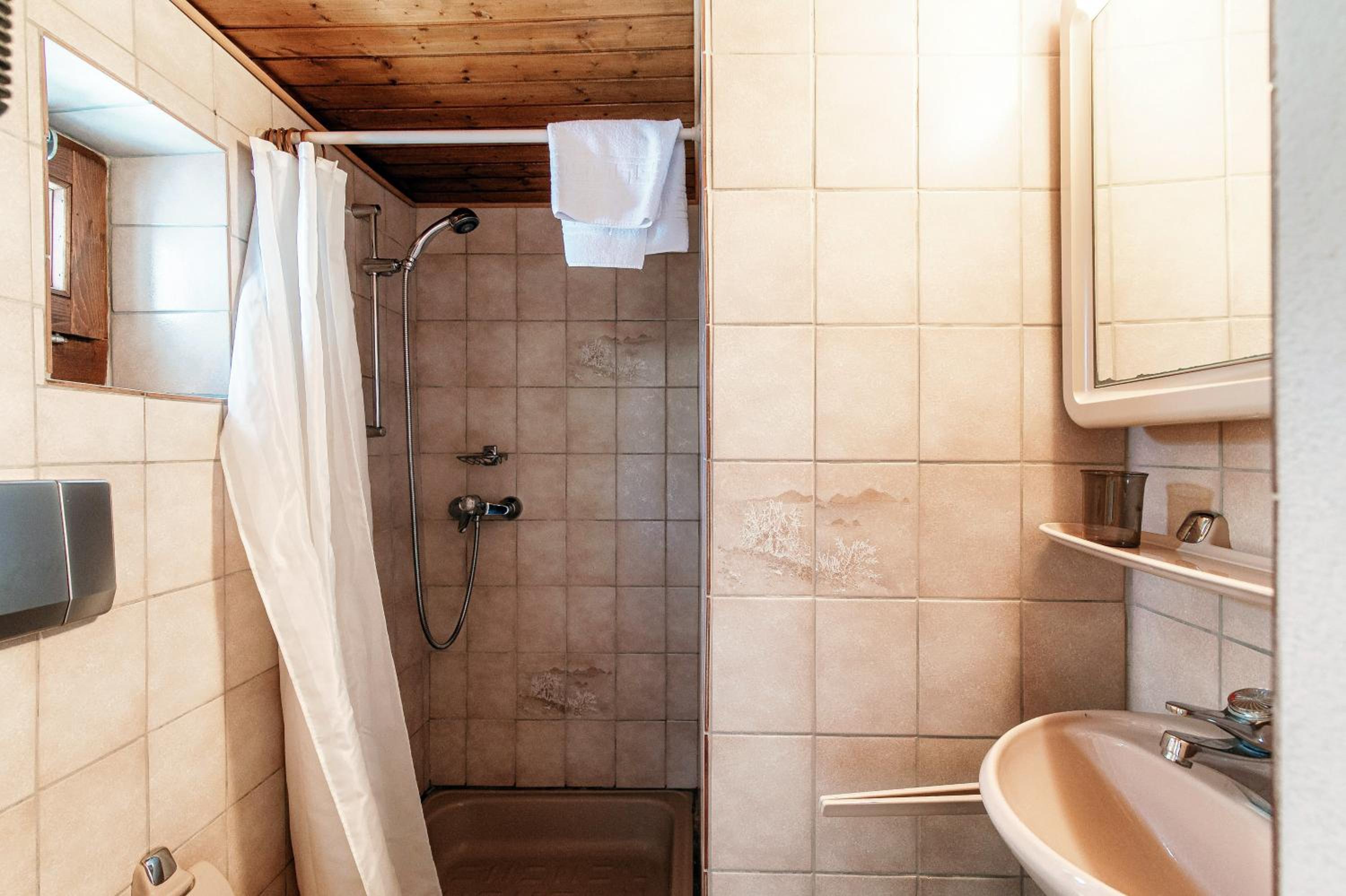Da Carolina by Quokka 360 - room near Bellinzona Hospital