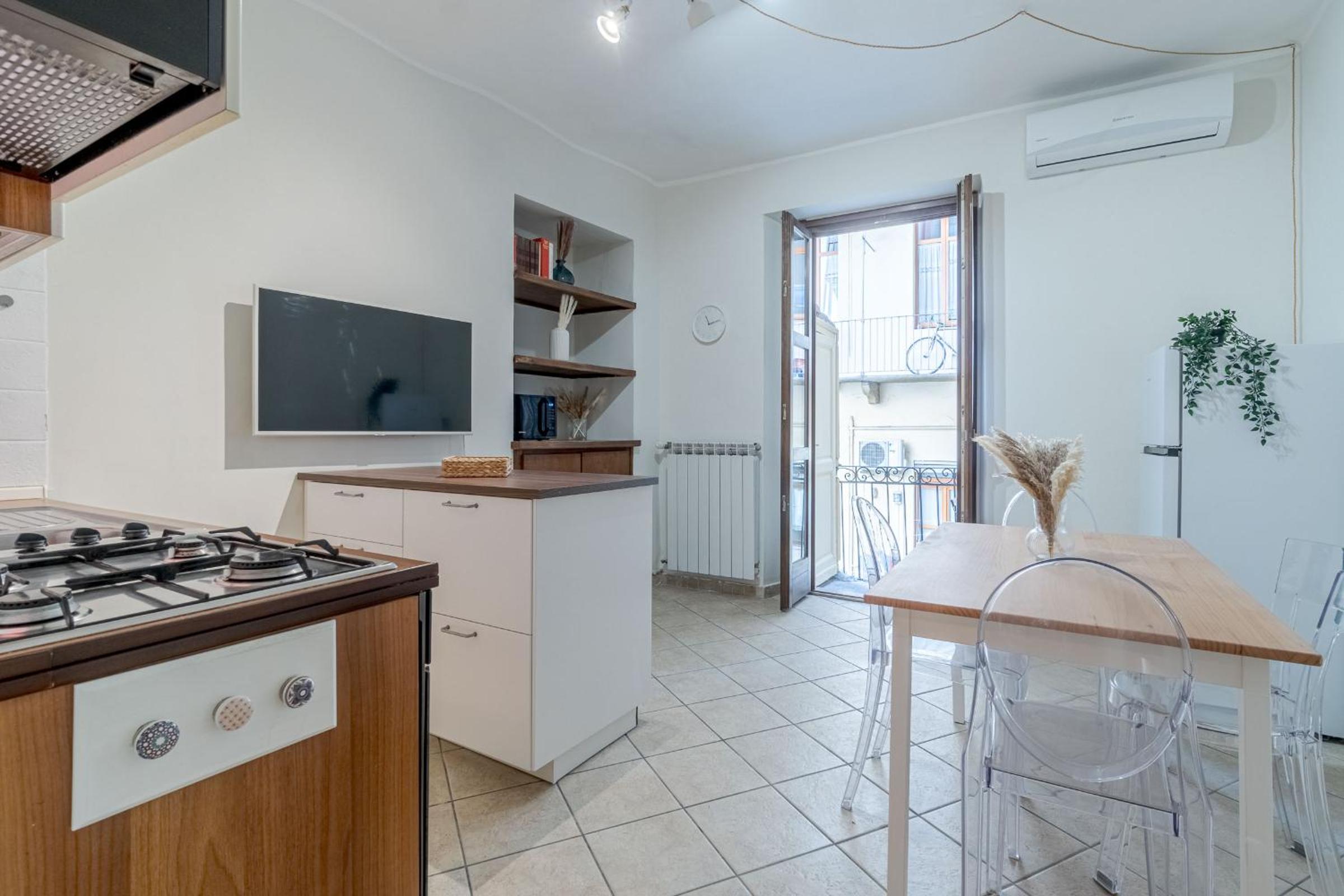 GuestHost - Barbaroux Chic & Central Flat en Turin — kitchen