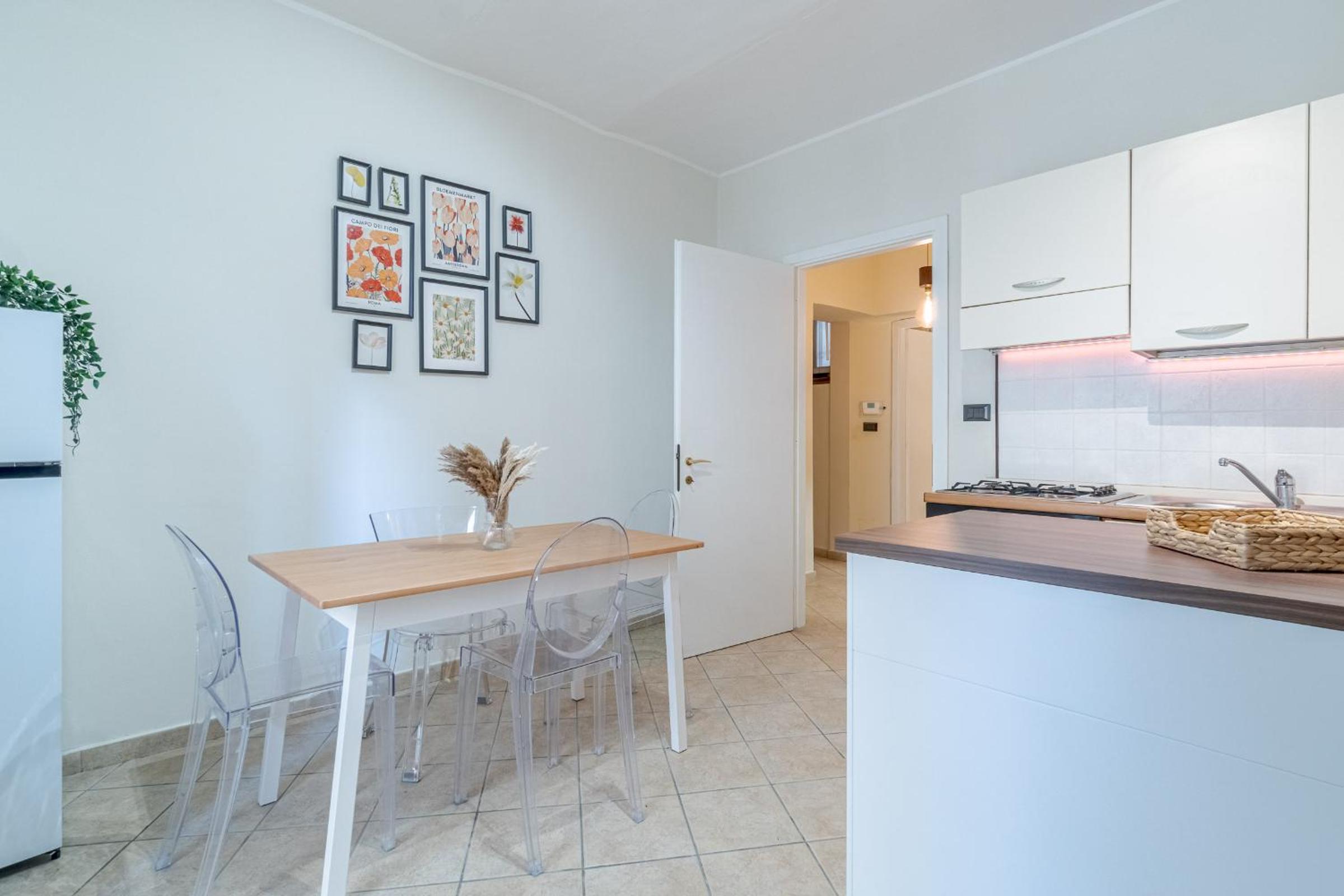 GuestHost - Barbaroux Chic & Central Flat en Turin — kitchen