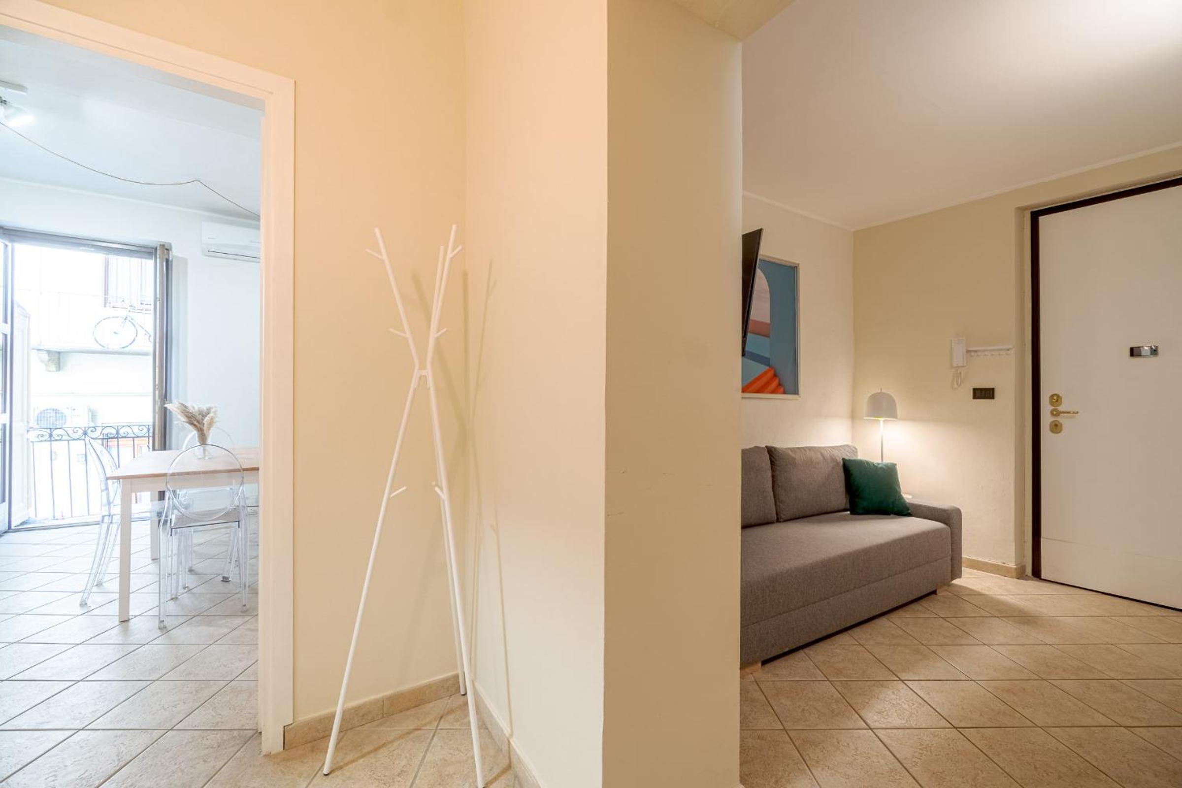 GuestHost - Barbaroux Chic & Central Flat en Turin — hotel room
