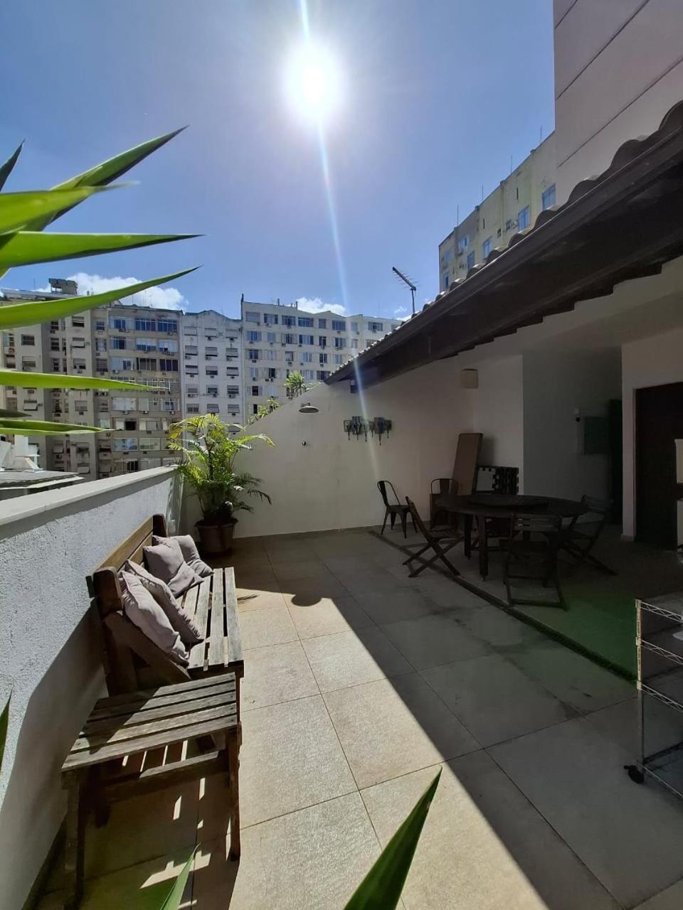 Fullano Guesthouse _ Between Copacabana and Ipanema – Comfortable Private Suites!