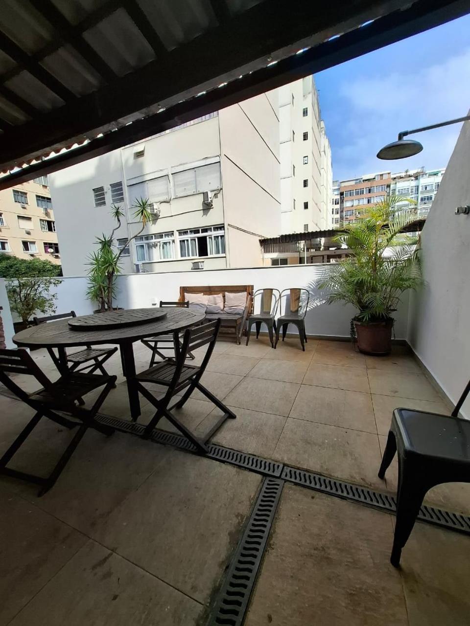 Fullano Guesthouse _ Between Copacabana and Ipanema – Comfortable Private Suites!