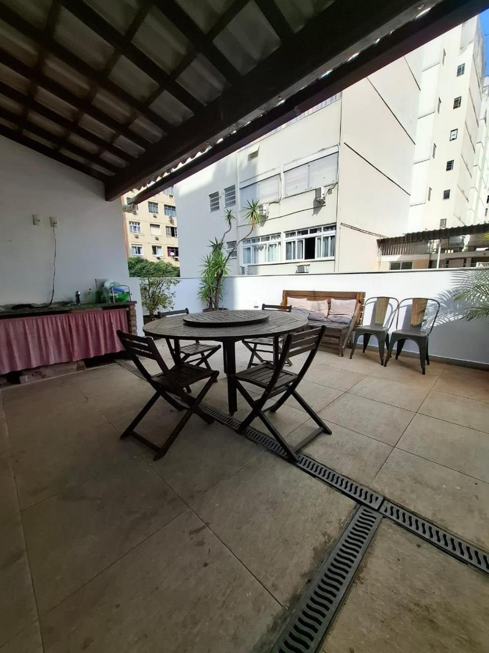 Fullano Guesthouse _ Between Copacabana and Ipanema – Comfortable Private Suites!