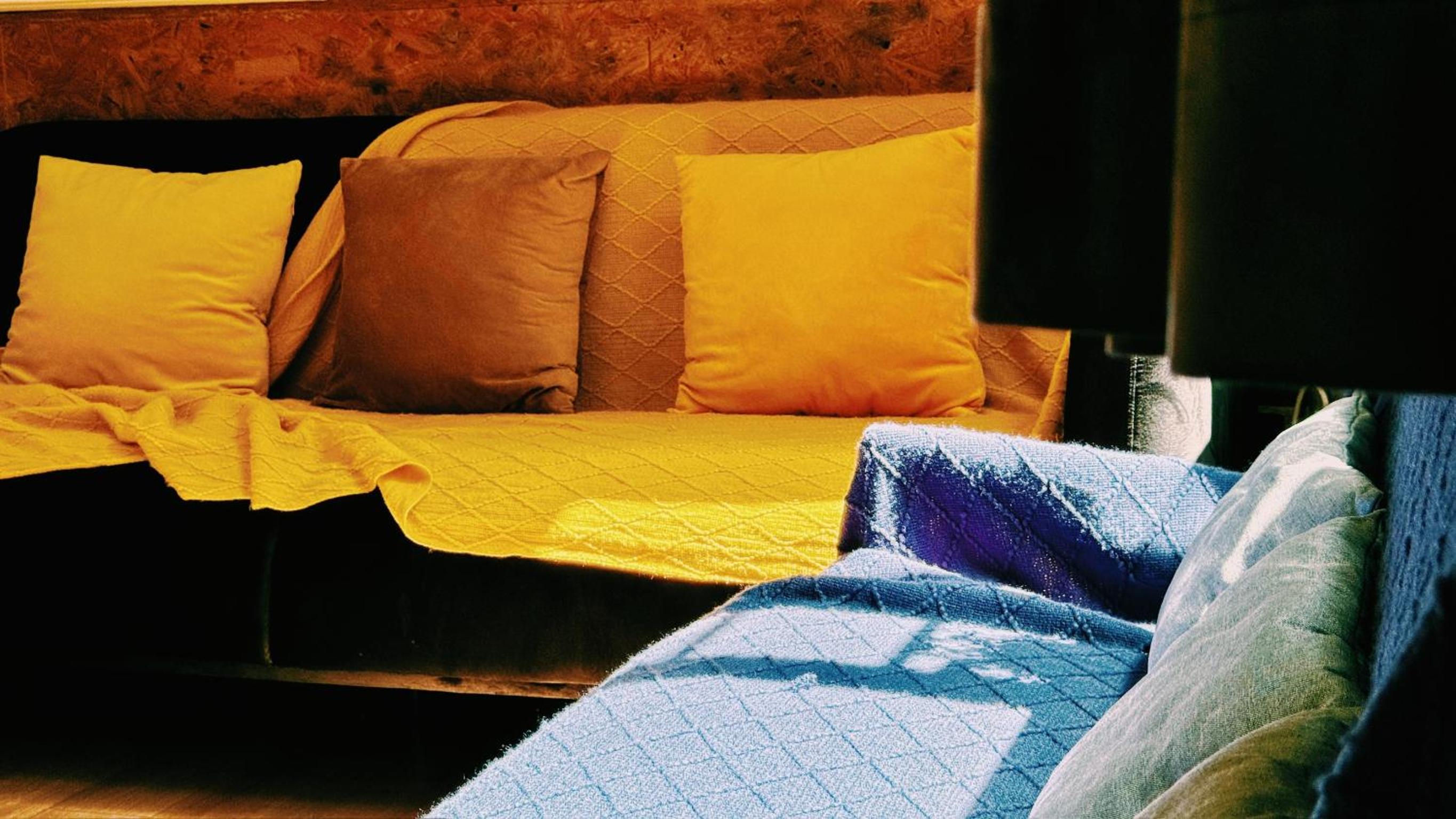 CityWalk Cottage With Two Beds and Courtyard