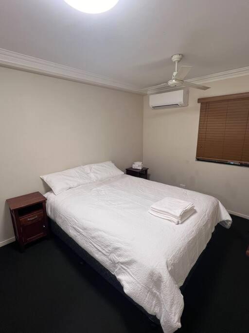 Fully Furnished Modern Unit in centre of city