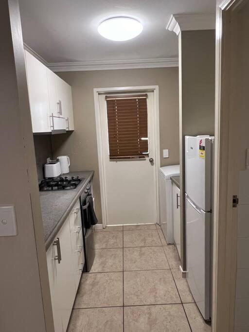 Fully Furnished Modern Unit in centre of city