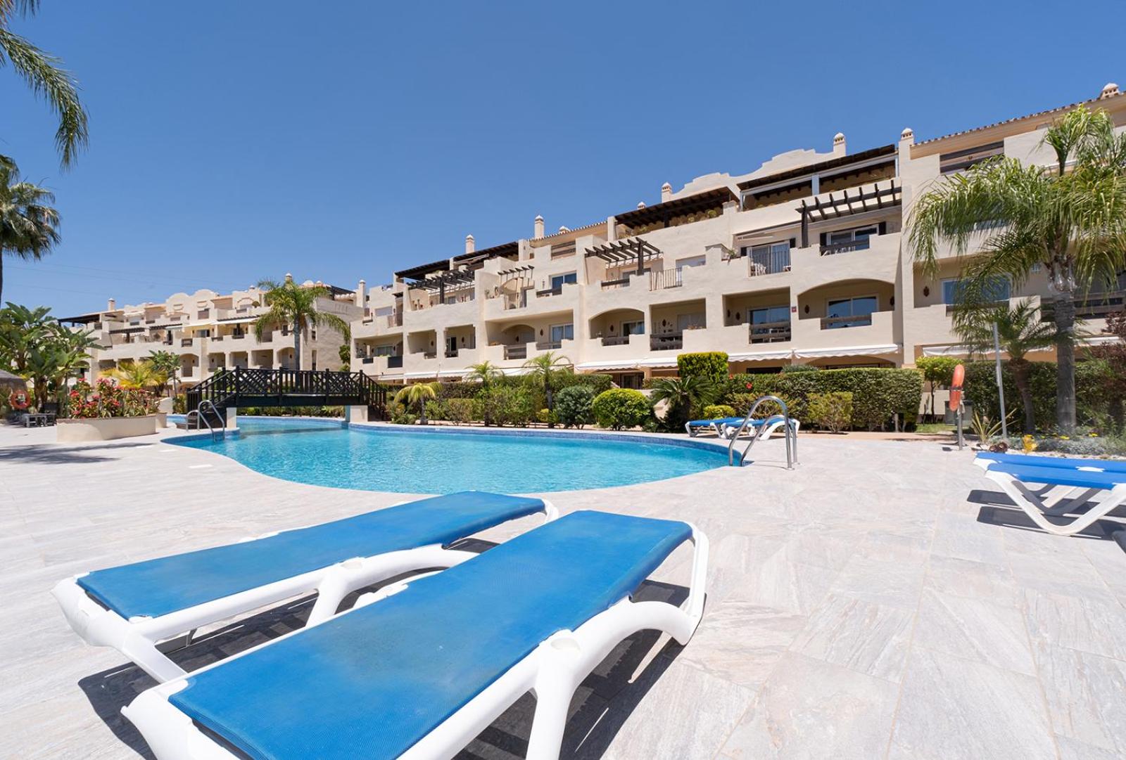 Cozy, 1 bedroom holiday condo on the Sunny Riviera