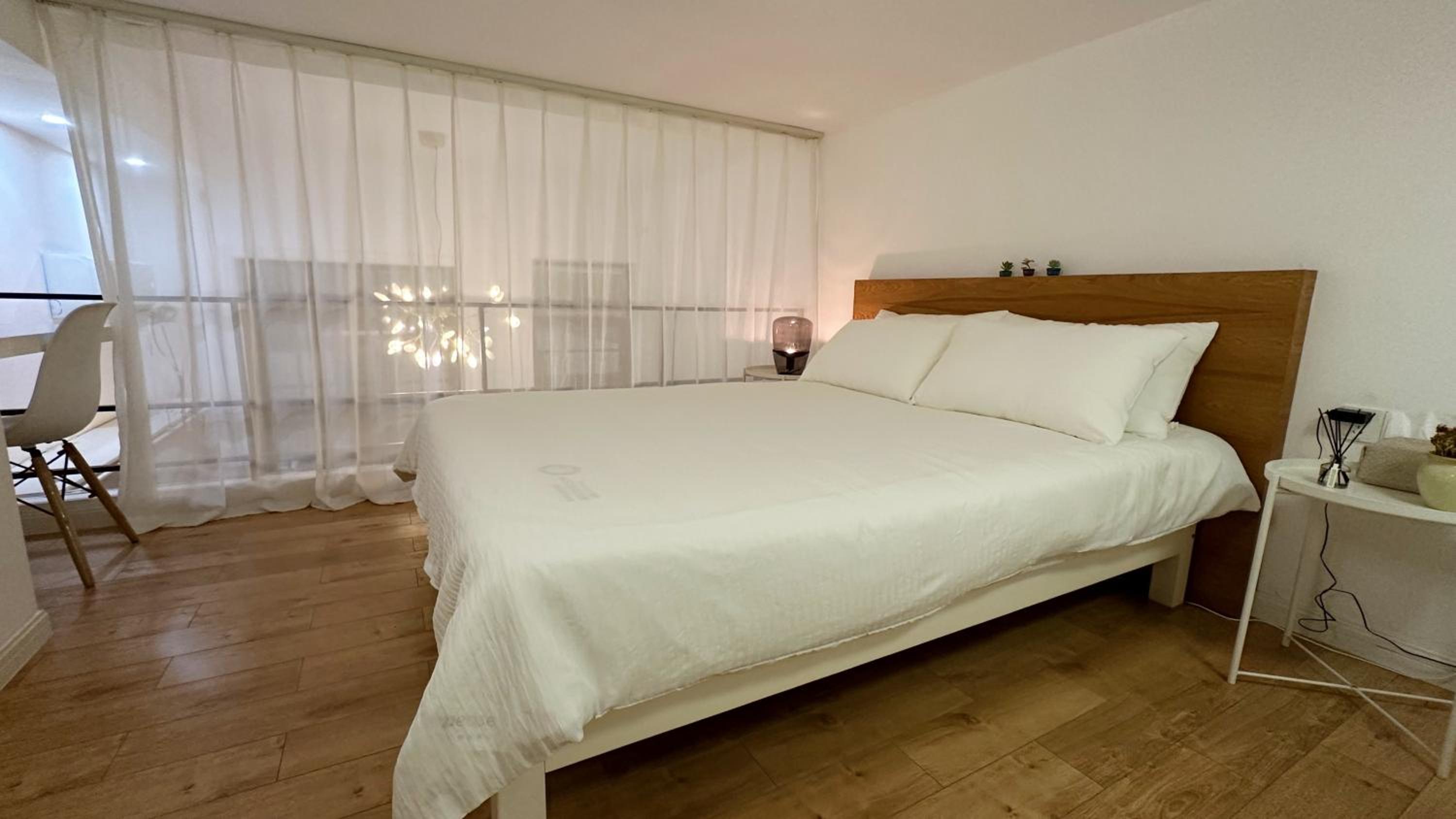 CityWalk Cottage With Two Beds and Courtyard