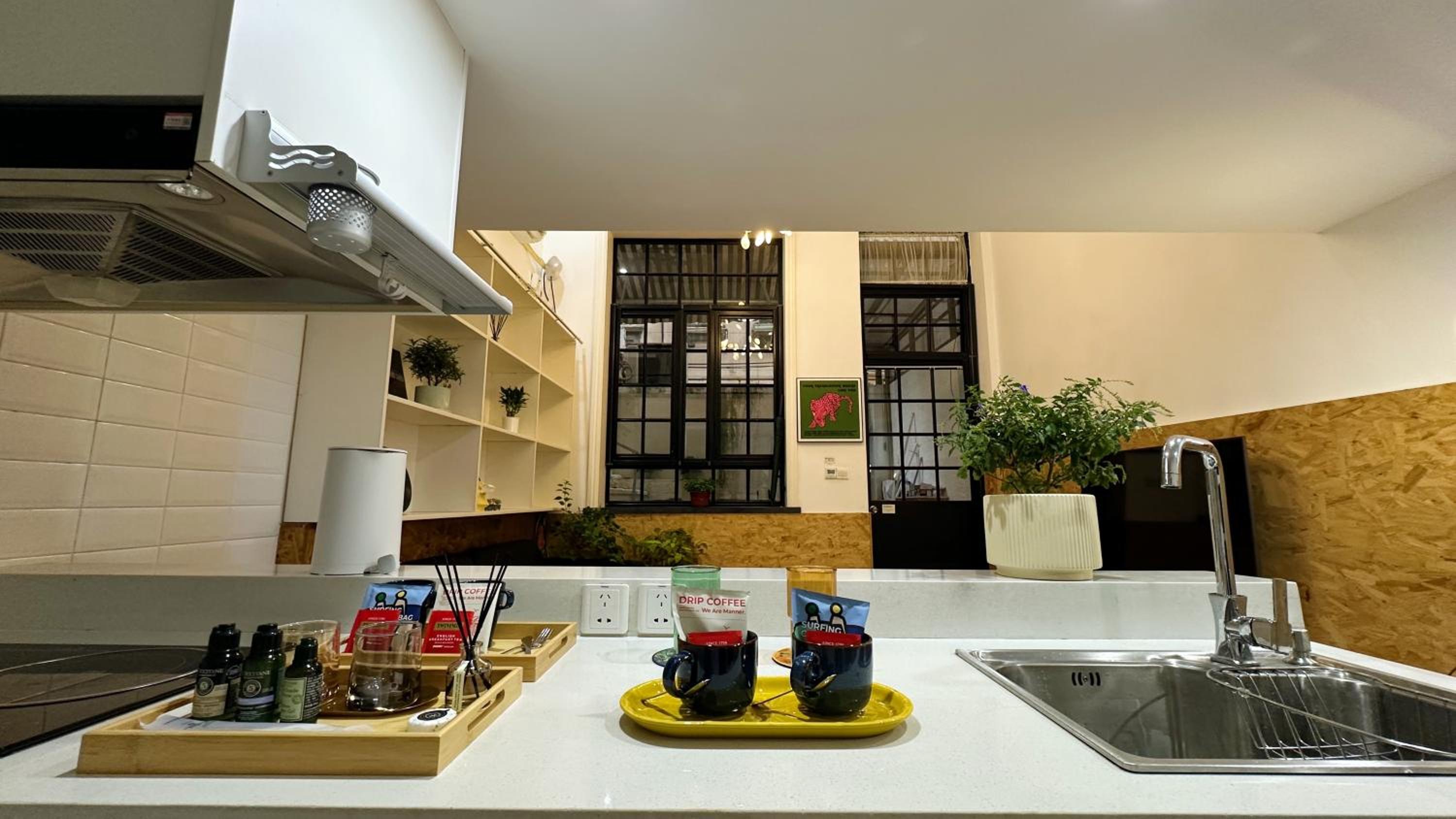 CityWalk Cottage With Two Beds and Courtyard
