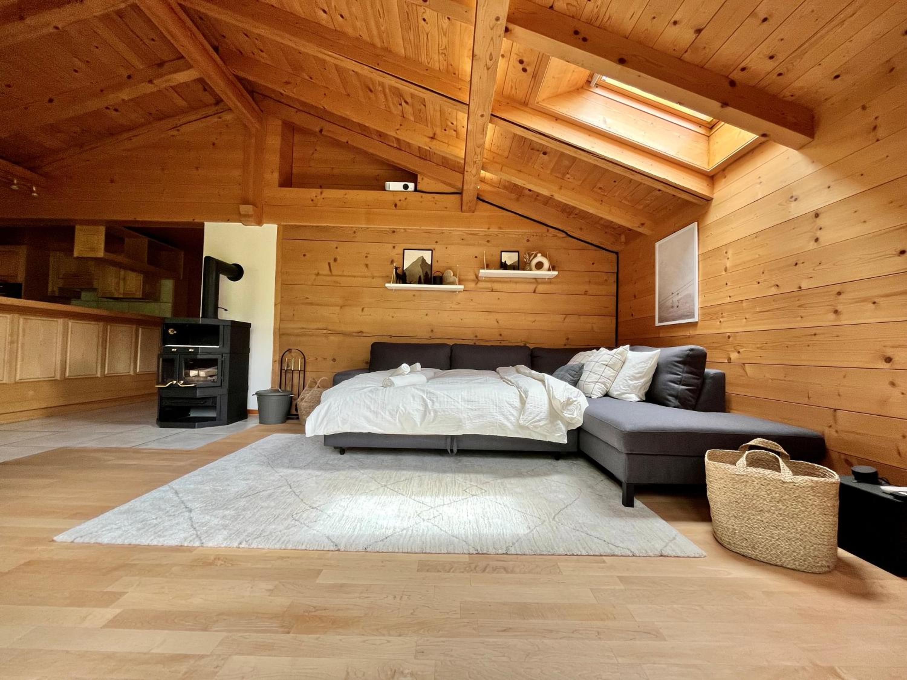 zentrale, gemütliche Wohnung im Schweizer Stil I Bergblick
