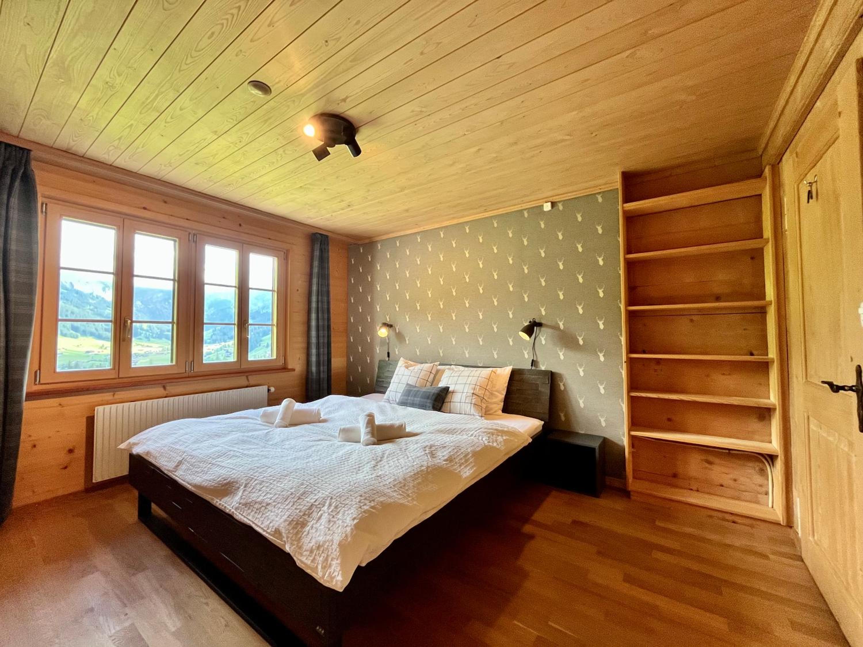 zentrale, gemütliche Wohnung im Schweizer Stil I Bergblick
