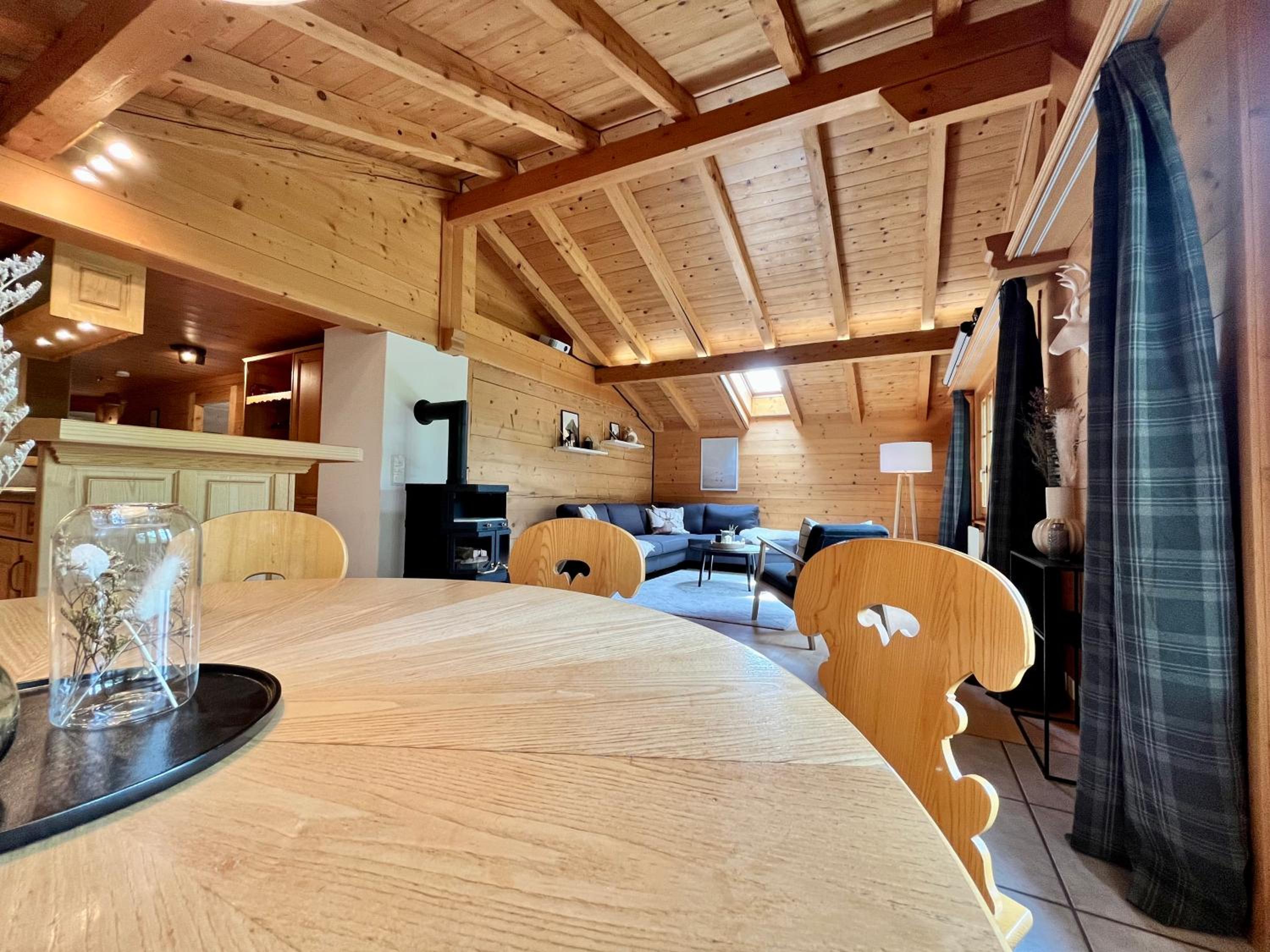 zentrale, gemütliche Wohnung im Schweizer Stil I Bergblick