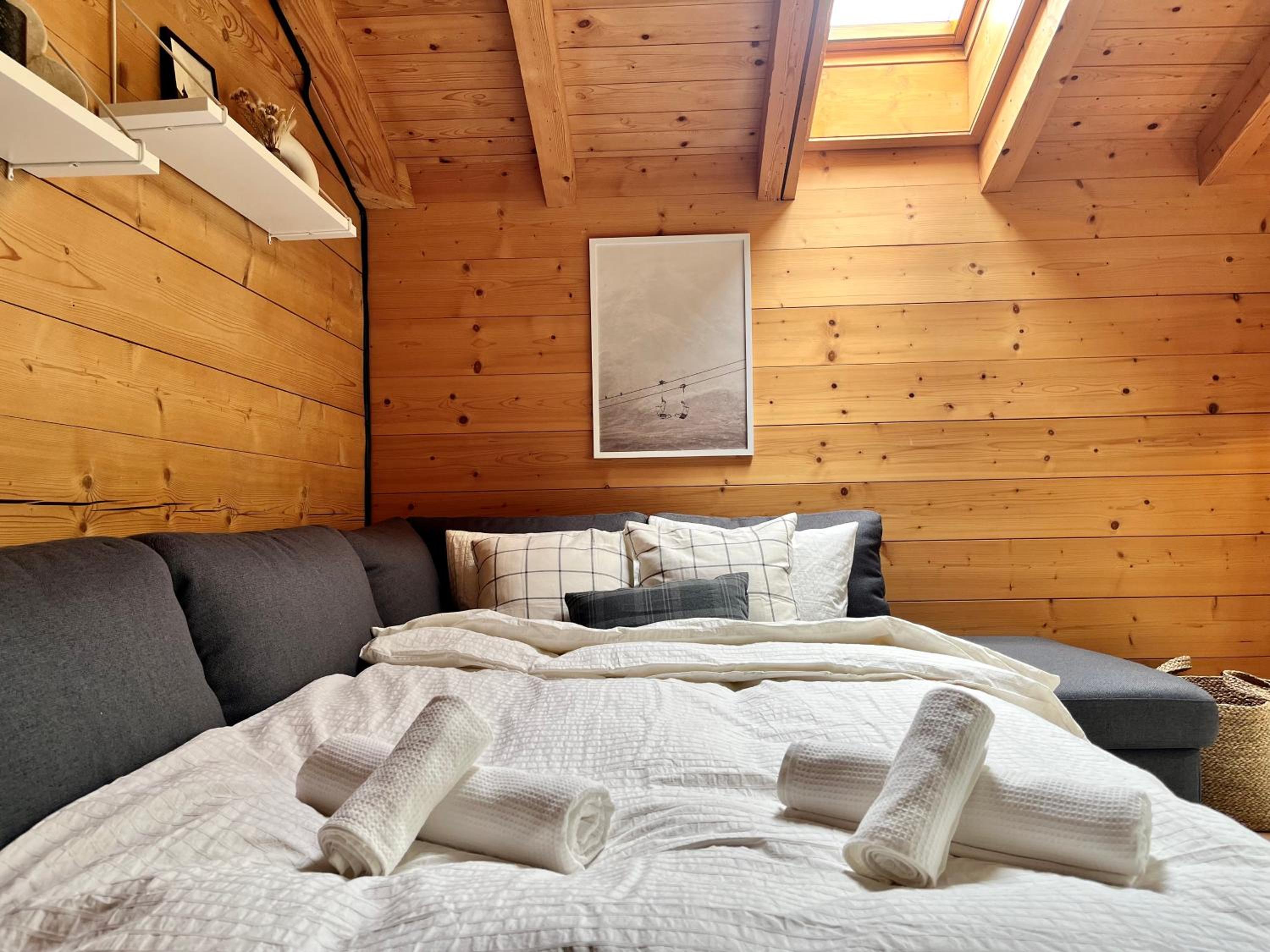 zentrale, gemütliche Wohnung im Schweizer Stil I Bergblick